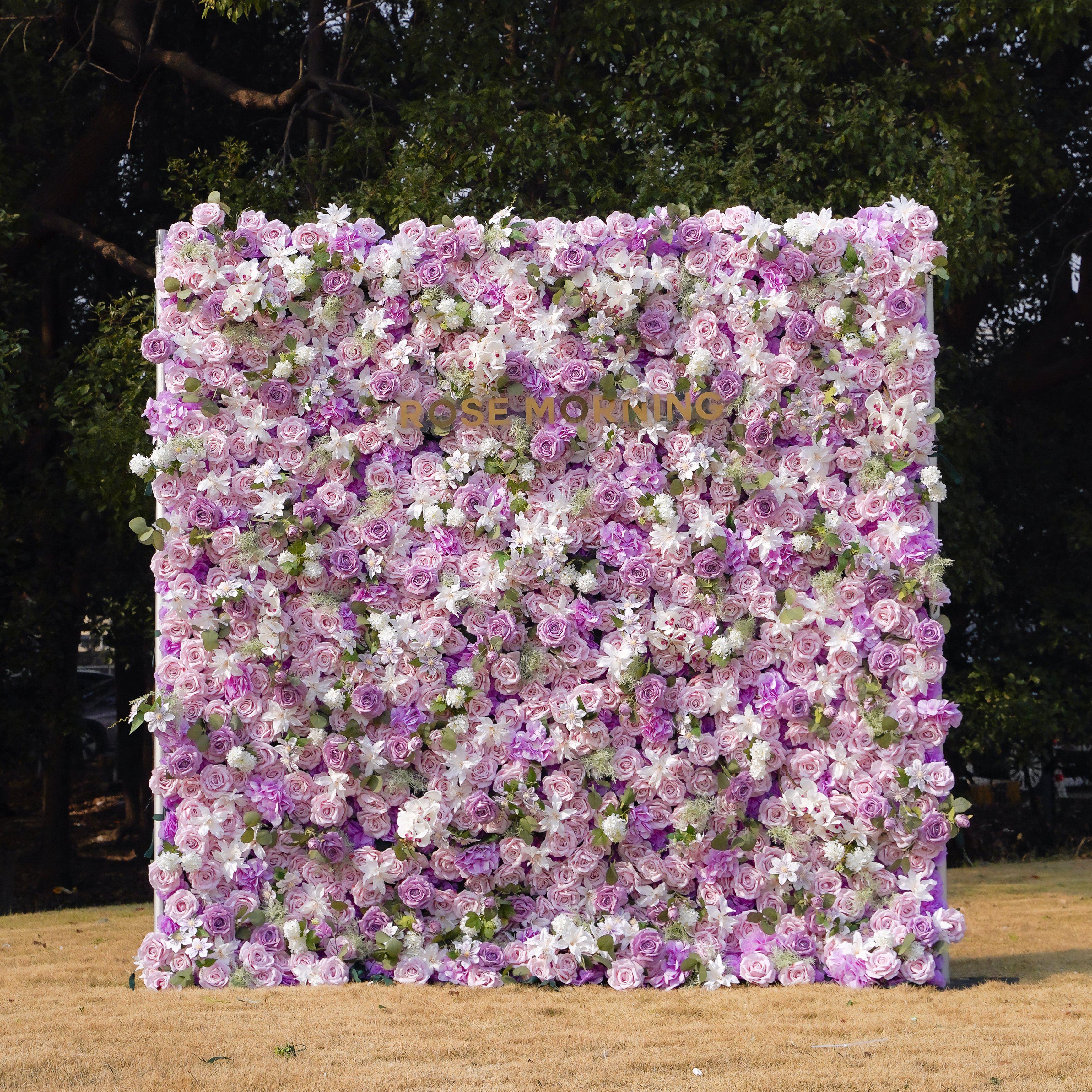 Nerys:5D Fabric Artificial rolling up curtain flower wall