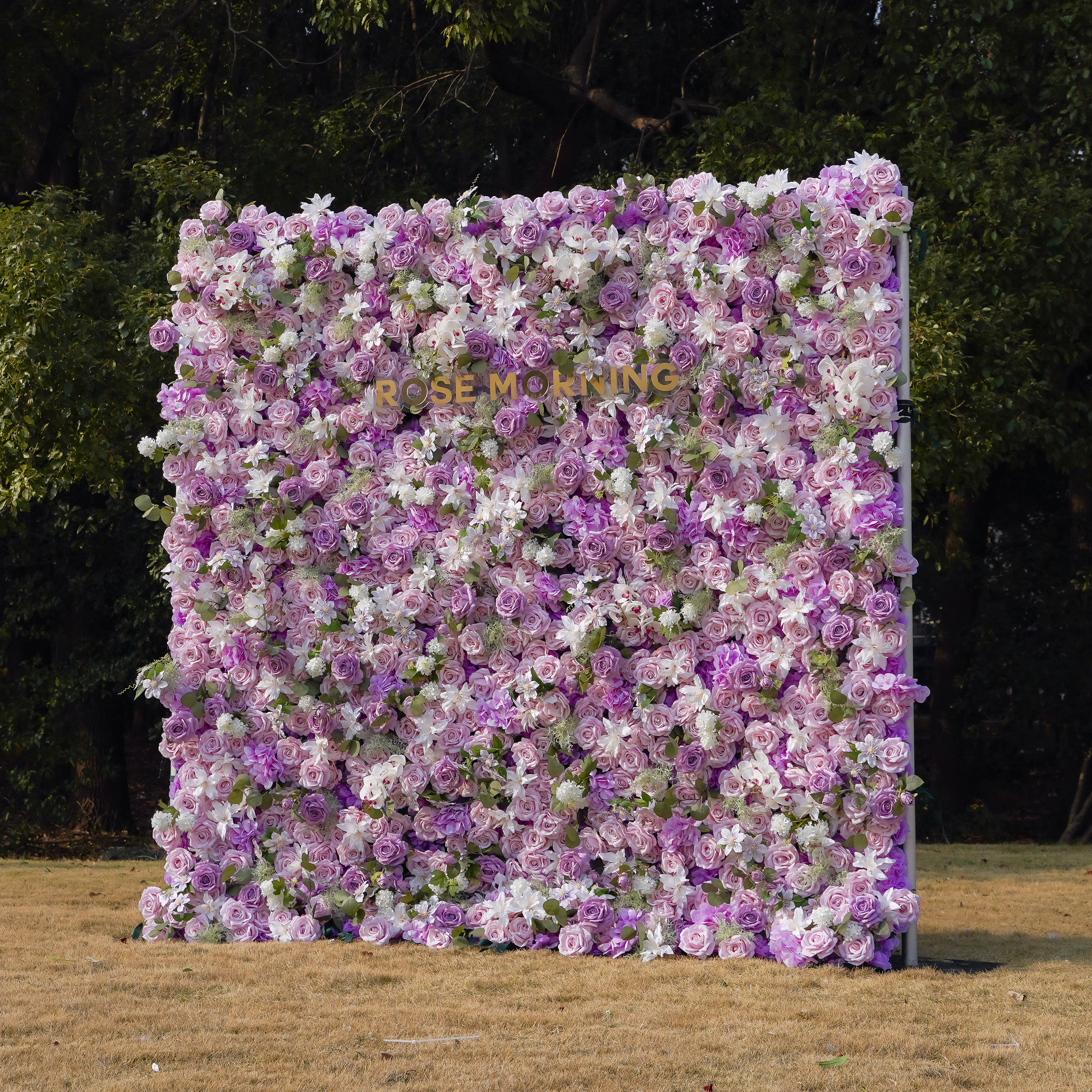 Nerys:5D Fabric Artificial rolling up curtain flower wall