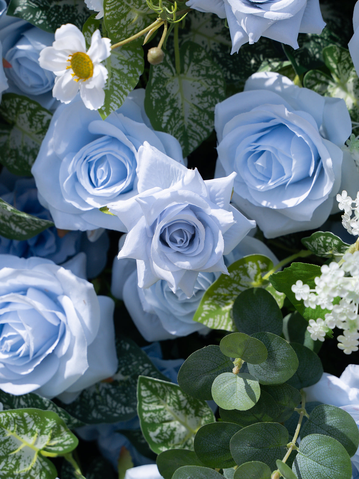Nerelle: 3D Fabric Artificial Zip Up Curtain Flower Wall For Wedding and Events Decoration