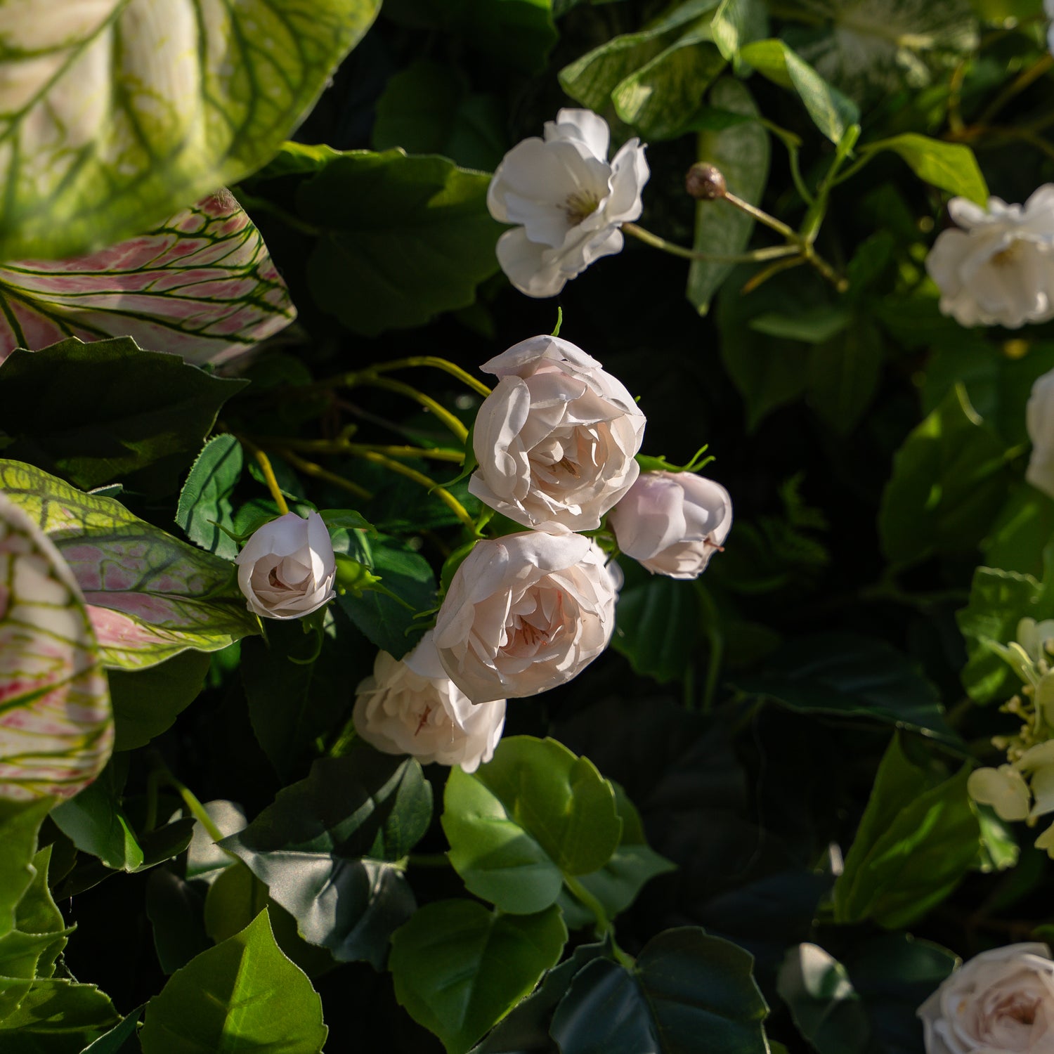 Nives:4D Fabric Artificial rolling up curtain flower wall