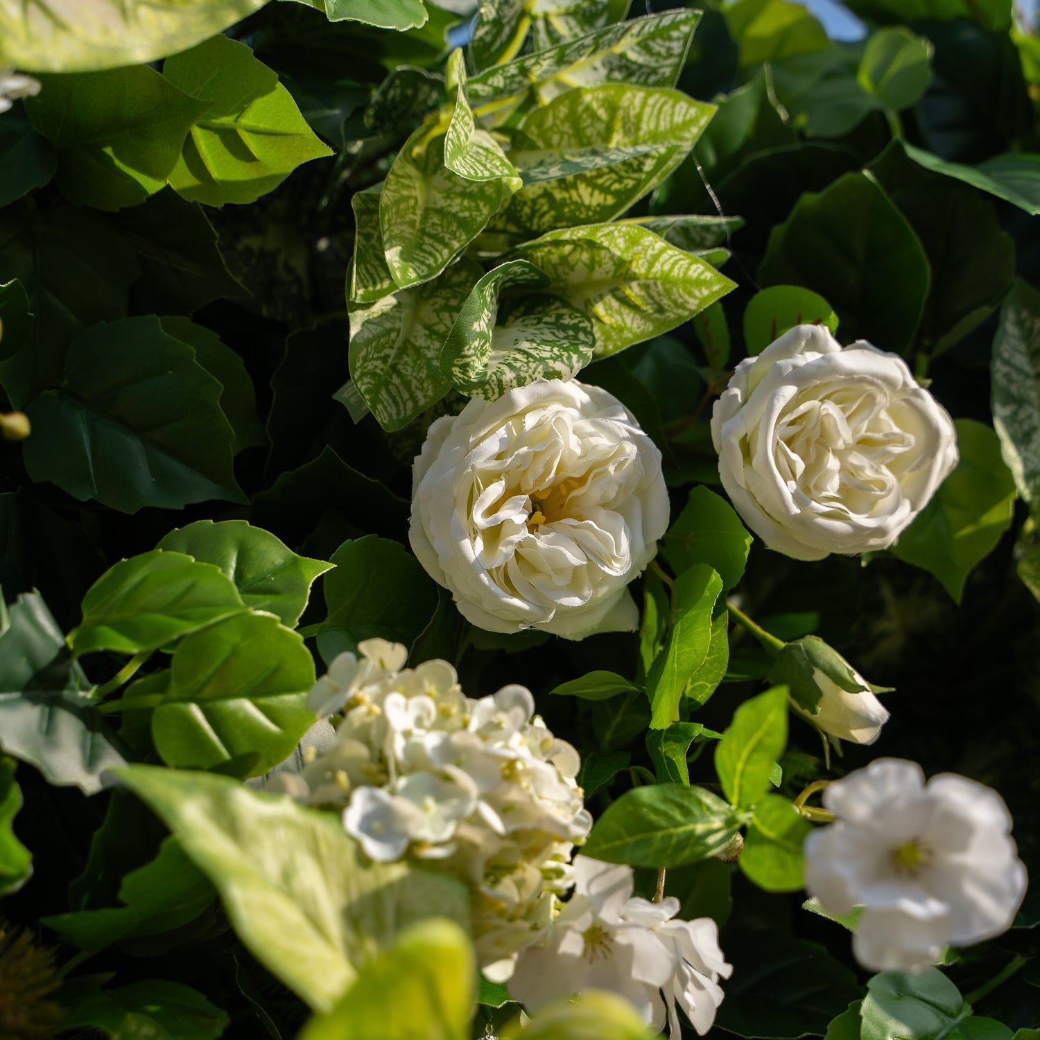 Nives:4D Fabric Artificial rolling up curtain flower wall