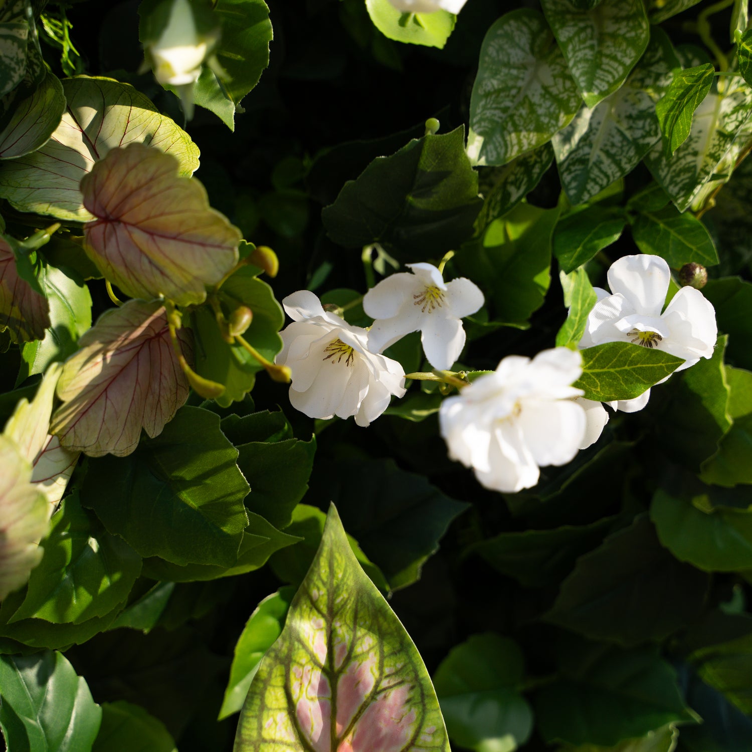 Nives:4D Fabric Artificial rolling up curtain flower wall