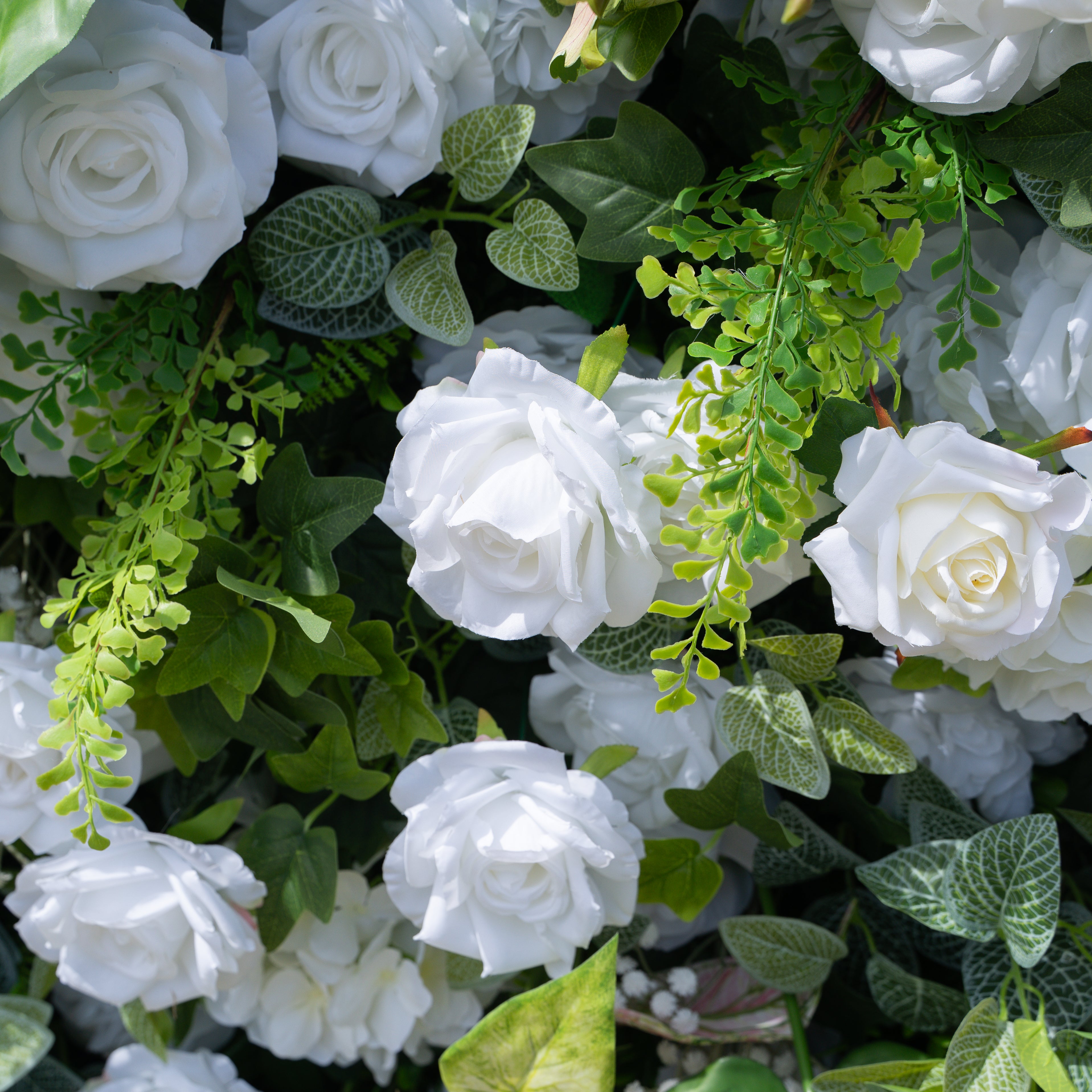 Perla:5D Fabric Artificial rolling up curtain flower wall
