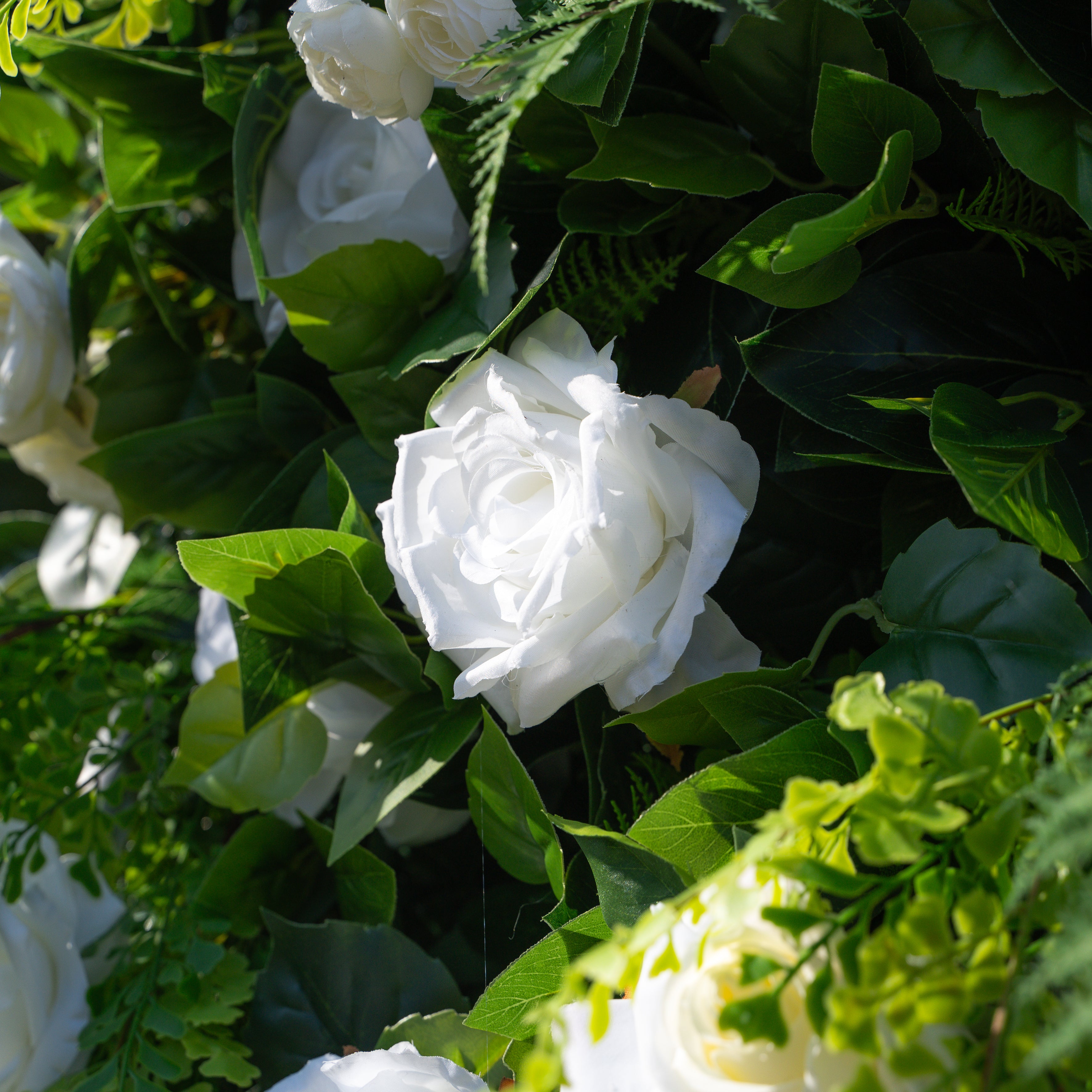 Sanna:5D Fabric Artificial rolling up curtain flower wall