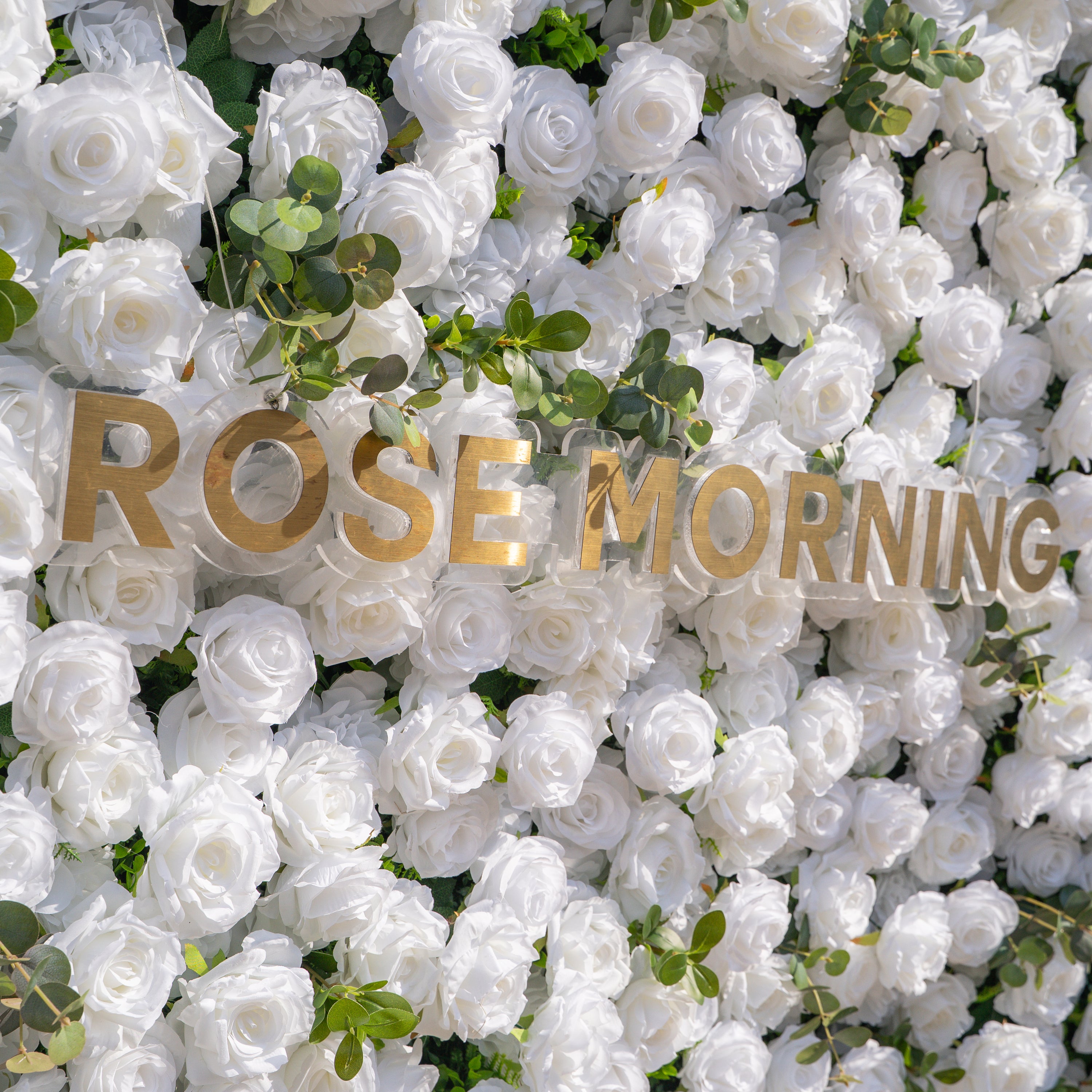 Seren: 3D Luxury White Rose & Greenery Silk Floral Wall Roll-Up Fabric Backdrop for Elegant Ceremonies & Garden Receptions