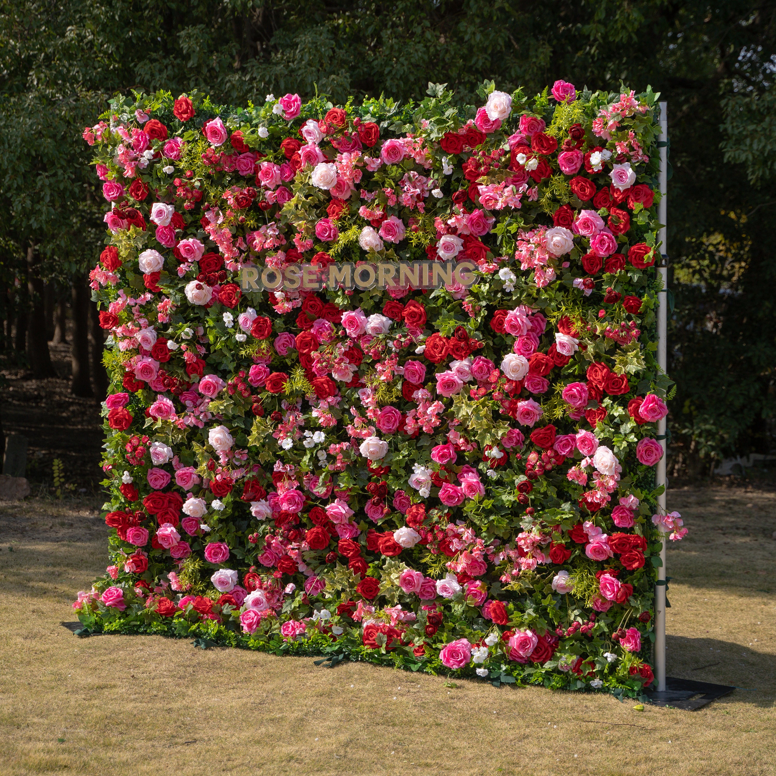 Zinfandel:3D Fabric Artificial rolling up curtain flower wall