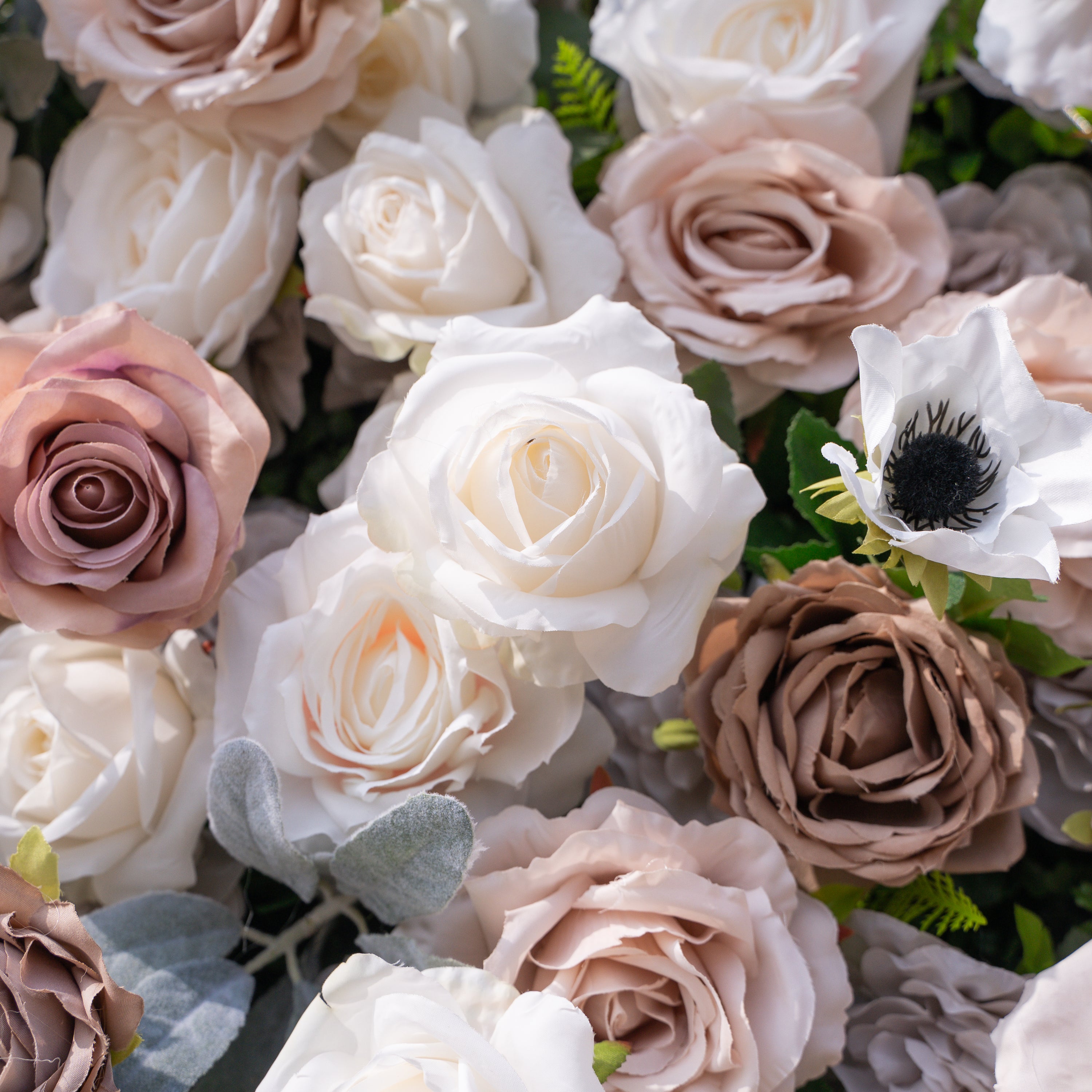 Ziven: 5D Elegant Latte & Ivory Silk Rose Flower Wall Roll-Up Fabric Backdrop for Luxury Wedding & Modern Interior Decor