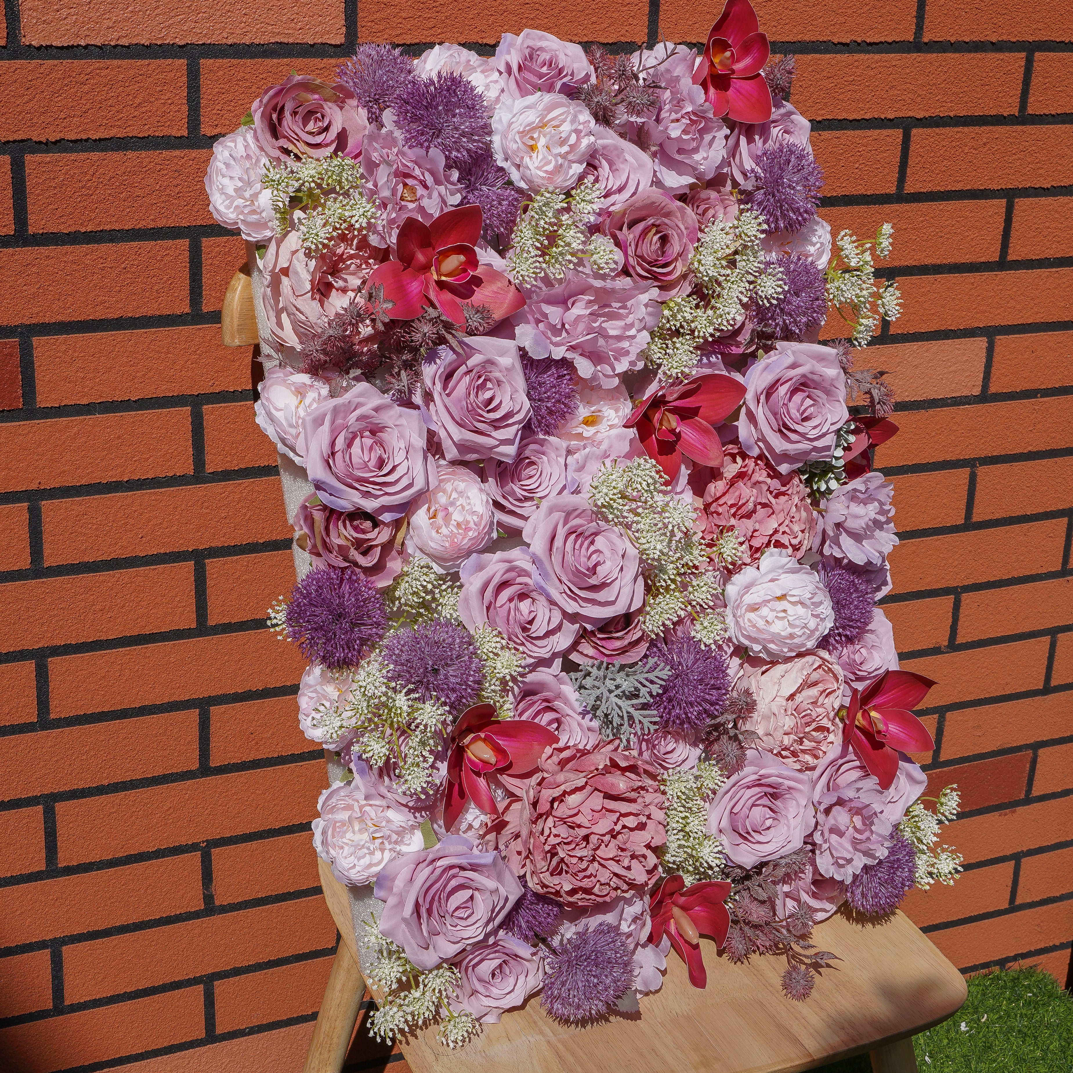 Rose Morning???The flower walls are made of artificial flowers in various colors, layered at different levels to create a lush, elegant and natural look. The exclusive zipper design and roll-up design make it easy to install and remove.??¨¤