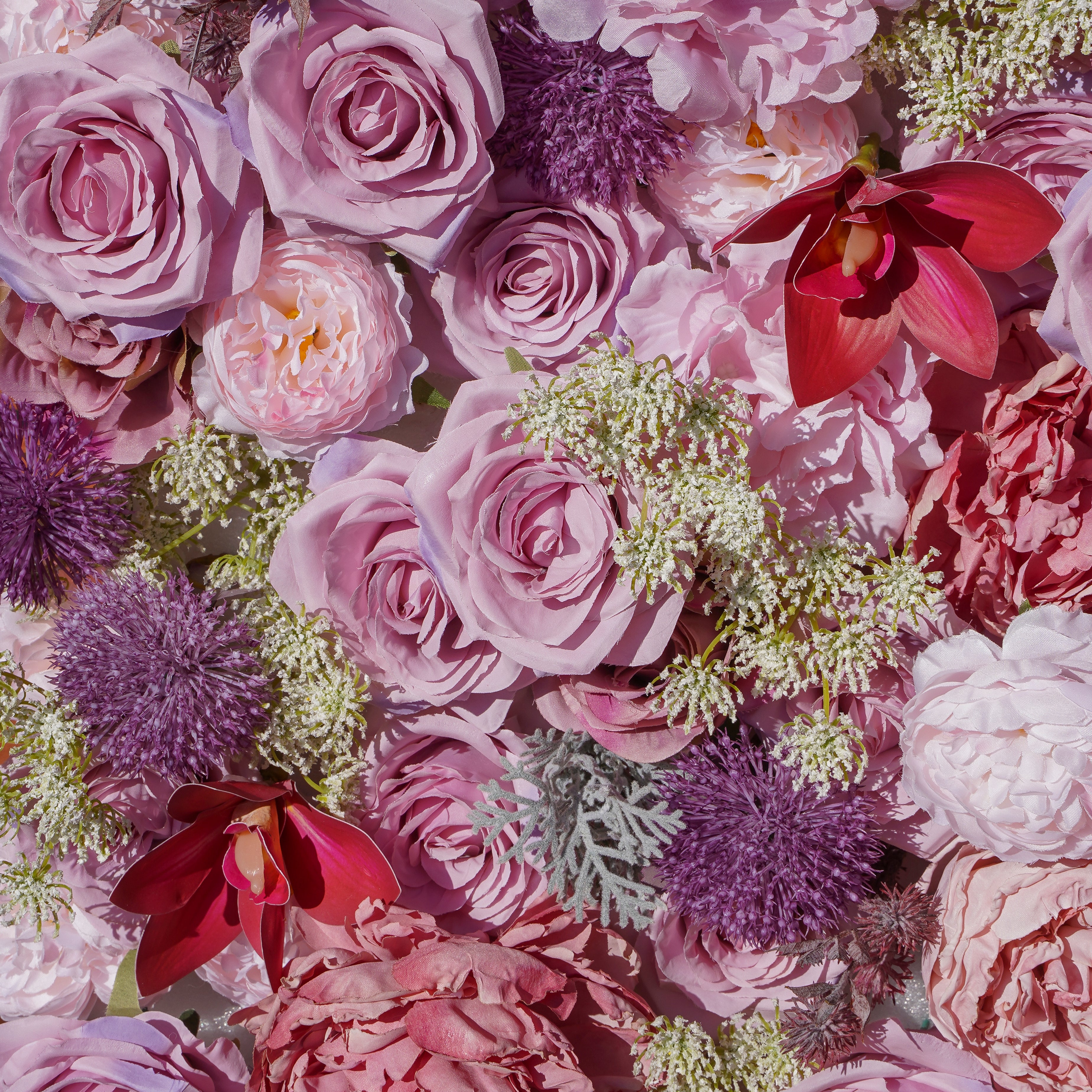 Rose Morning???The flower walls are made of artificial flowers in various colors, layered at different levels to create a lush, elegant and natural look. The exclusive zipper design and roll-up design make it easy to install and remove.??¨¤