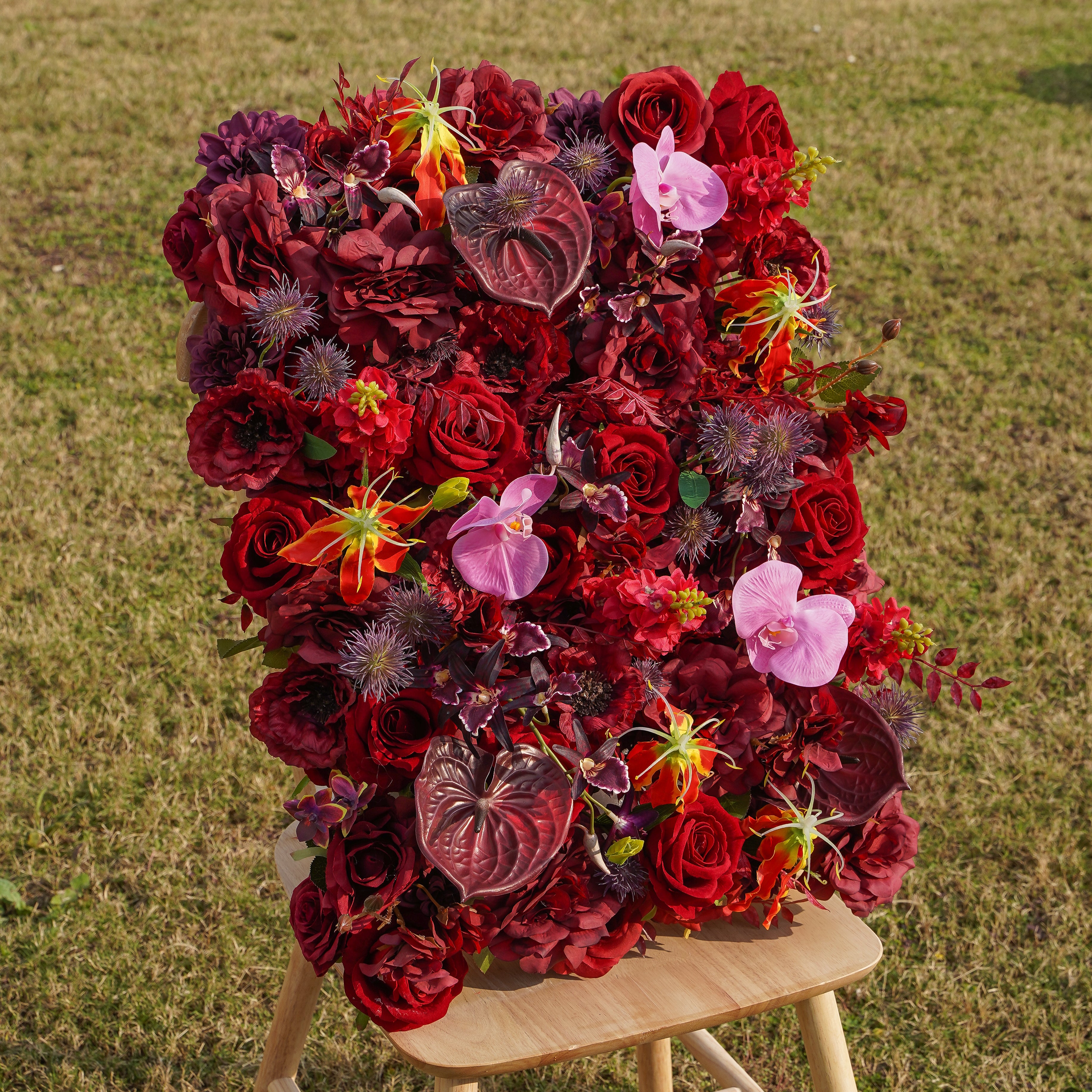 Rose Morning???The flower walls are made of artificial flowers in various colors, layered at different levels to create a lush, elegant and natural look. The exclusive zipper design and roll-up design make it easy to install and remove.??¨¤