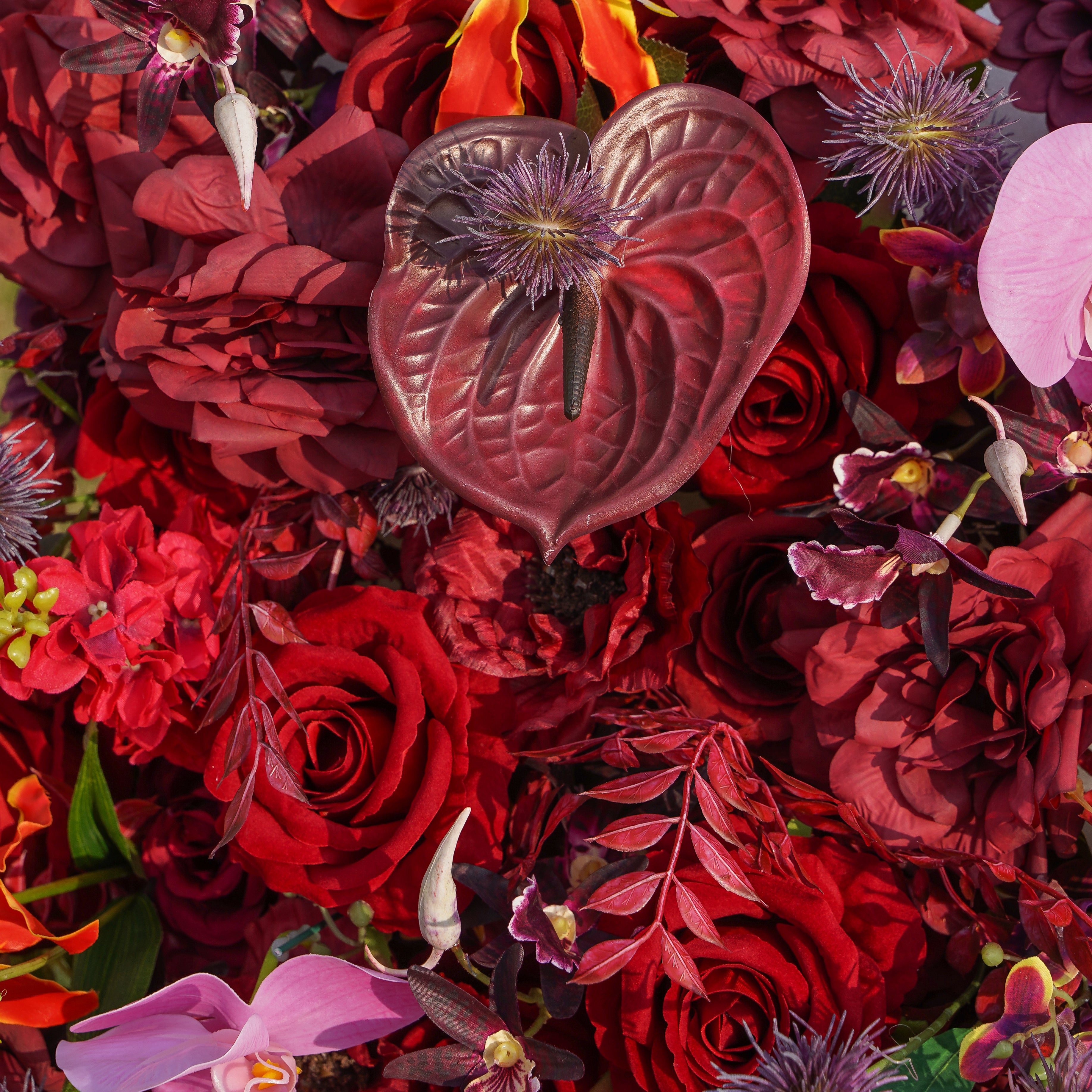 Rose Morning???The flower walls are made of artificial flowers in various colors, layered at different levels to create a lush, elegant and natural look. The exclusive zipper design and roll-up design make it easy to install and remove.??¨¤