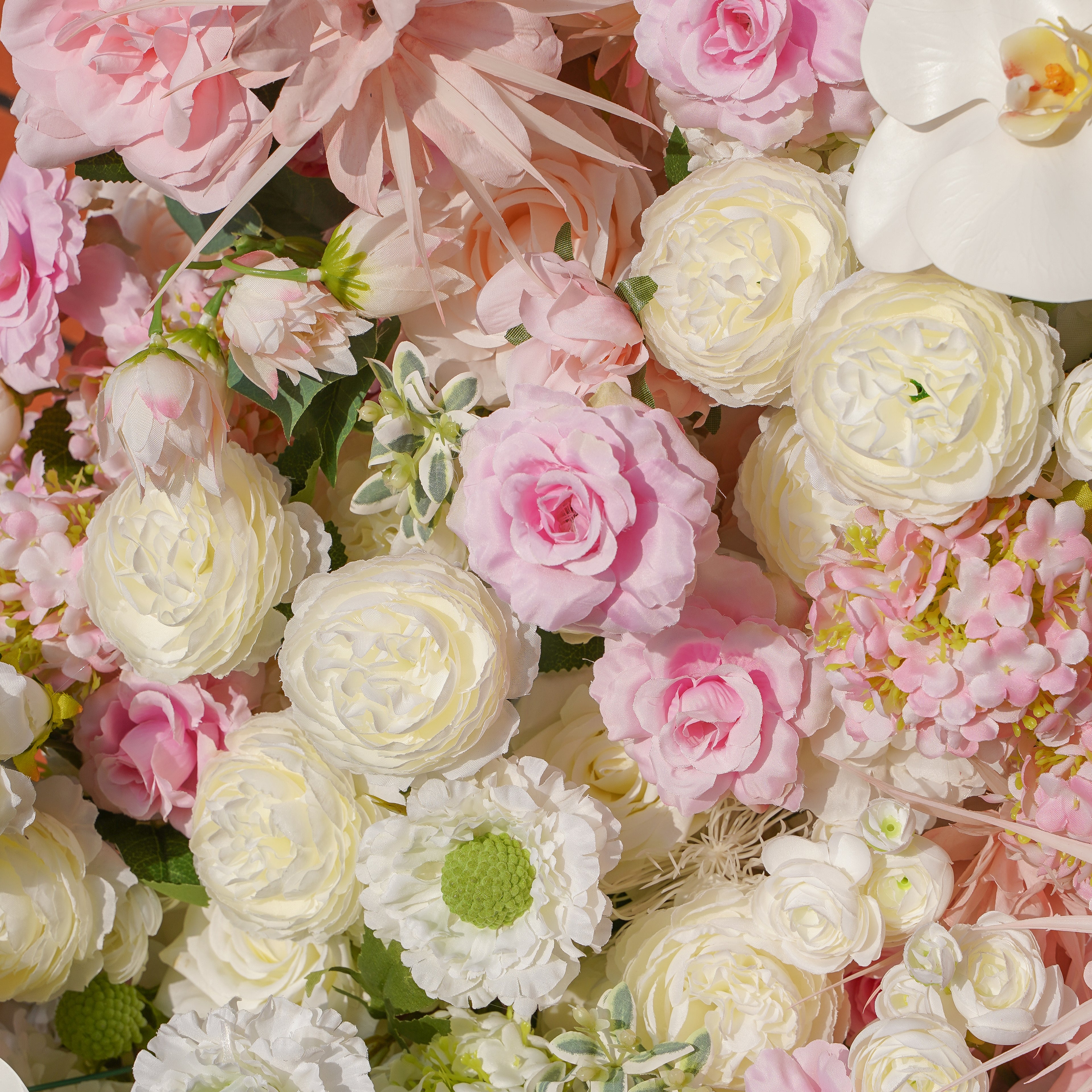 Rose Morning???The flower walls are made of artificial flowers in various colors, layered at different levels to create a lush, elegant and natural look. The exclusive zipper design and roll-up design make it easy to install and remove.??¨¤