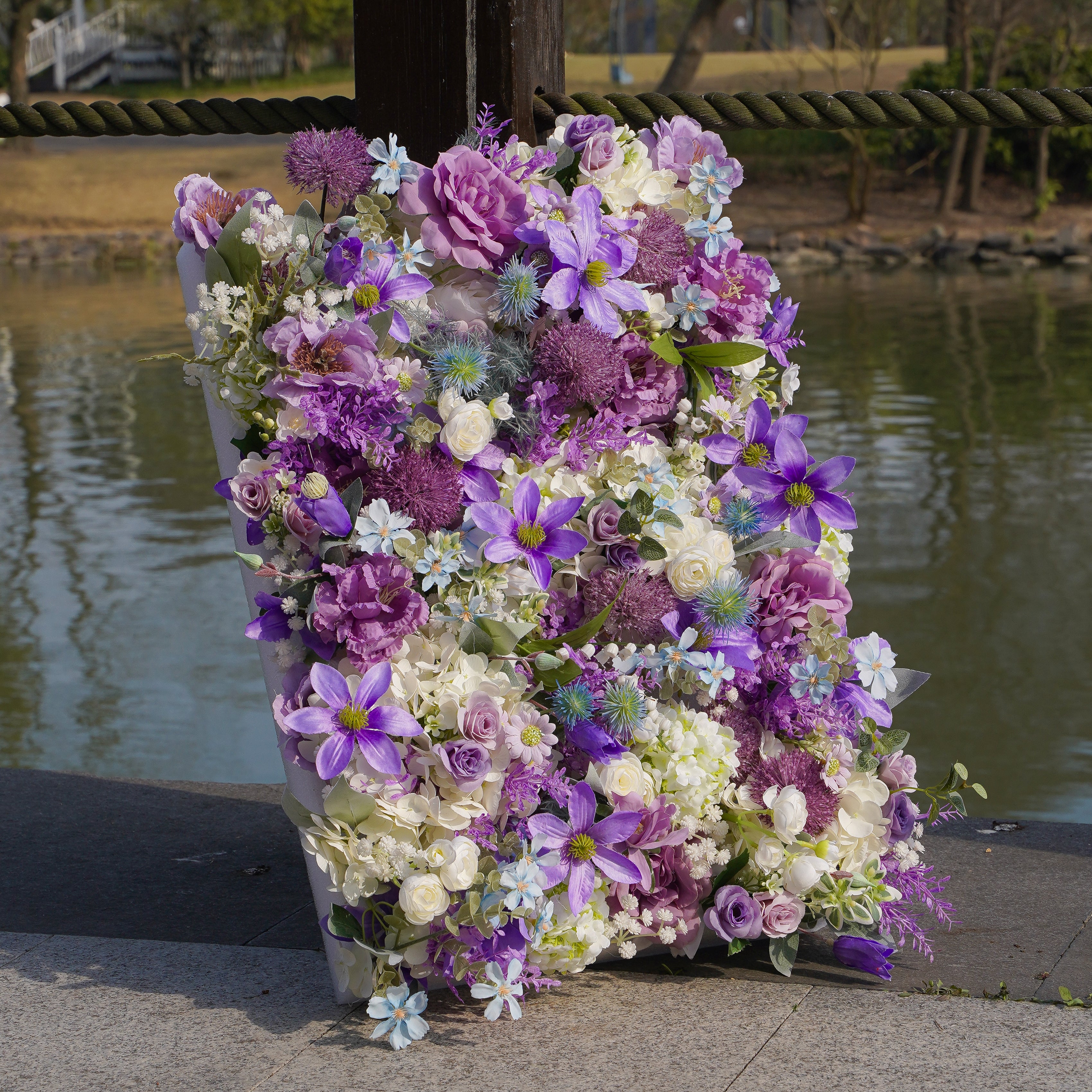Rose Morning???The flower walls are made of artificial flowers in various colors, layered at different levels to create a lush, elegant and natural look. The exclusive zipper design and roll-up design make it easy to install and remove.??¨¤