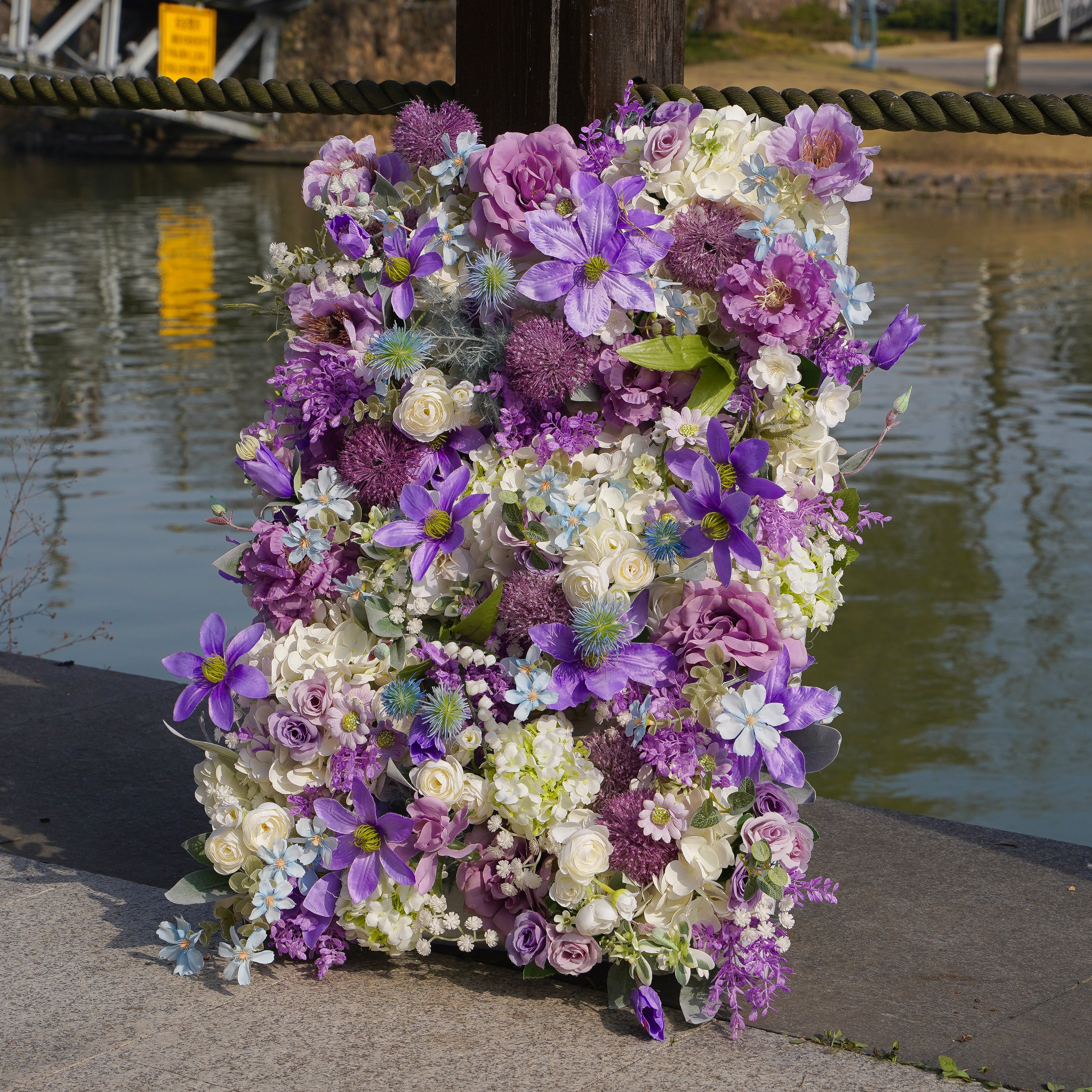 Rose Morning???The flower walls are made of artificial flowers in various colors, layered at different levels to create a lush, elegant and natural look. The exclusive zipper design and roll-up design make it easy to install and remove.??¨¤