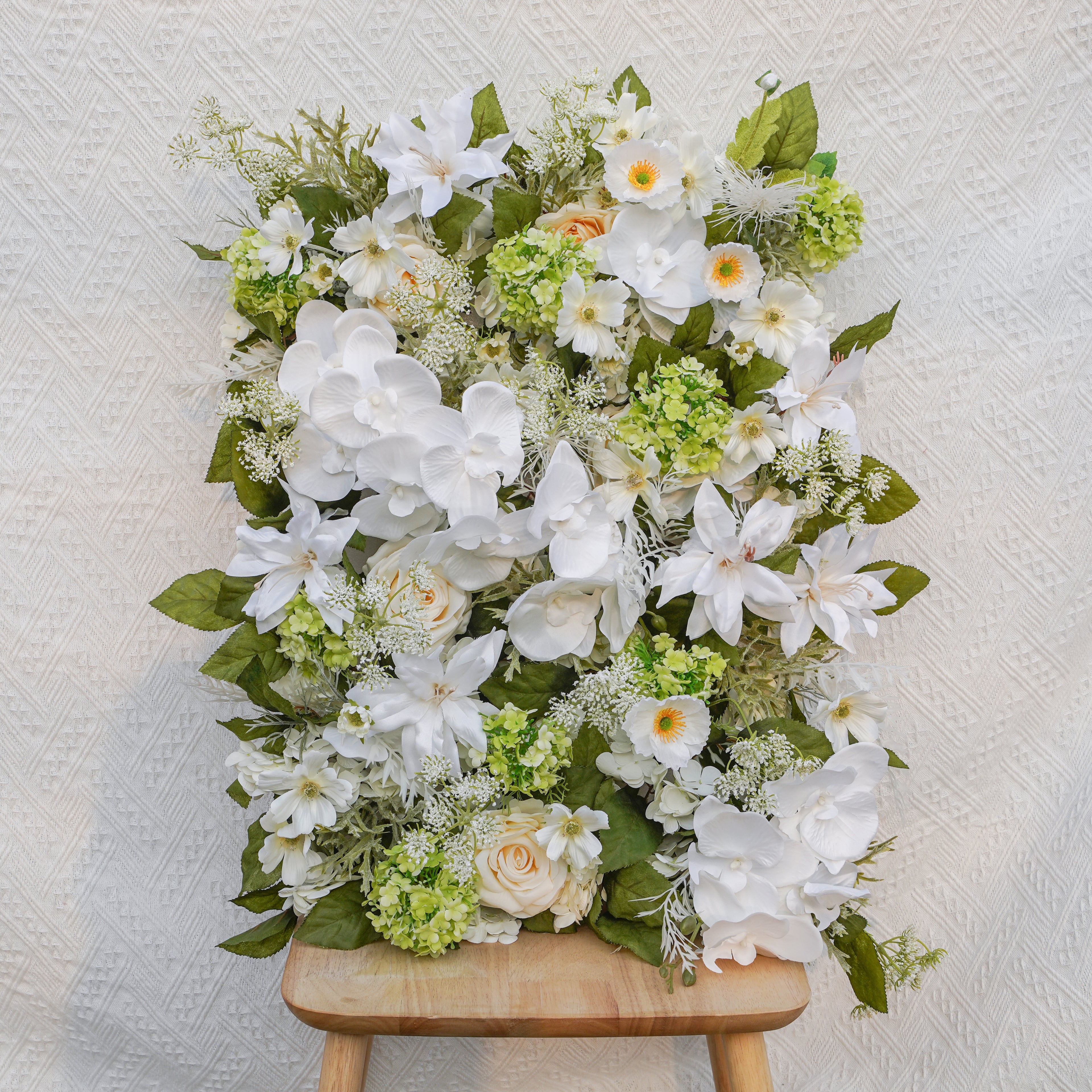 Rose Morning???The flower walls are made of artificial flowers in various colors, layered at different levels to create a lush, elegant and natural look. The exclusive zipper design and roll-up design make it easy to install and remove.??¨¤