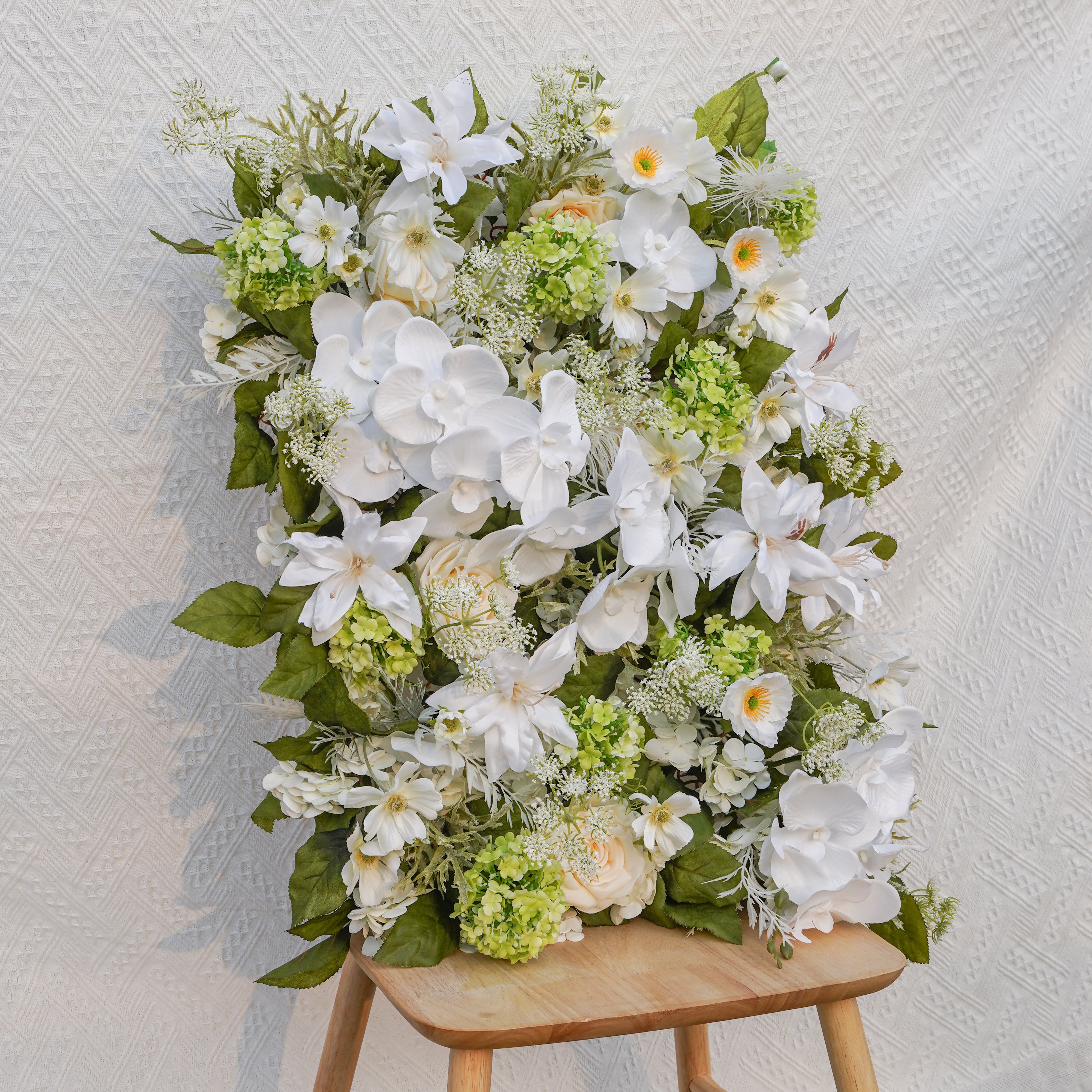 Rose Morning???The flower walls are made of artificial flowers in various colors, layered at different levels to create a lush, elegant and natural look. The exclusive zipper design and roll-up design make it easy to install and remove.??¨¤