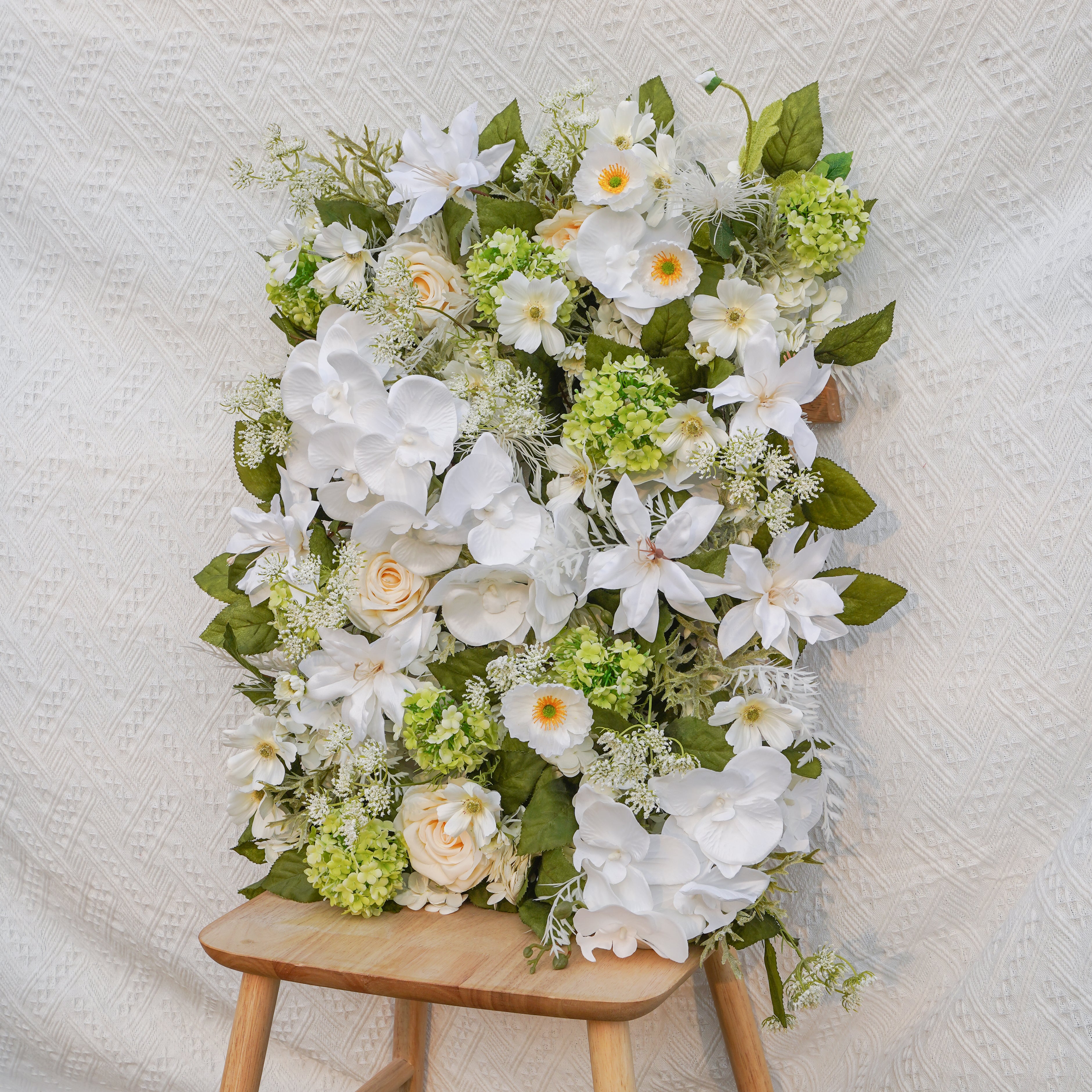 Rose Morning???The flower walls are made of artificial flowers in various colors, layered at different levels to create a lush, elegant and natural look. The exclusive zipper design and roll-up design make it easy to install and remove.??¨¤