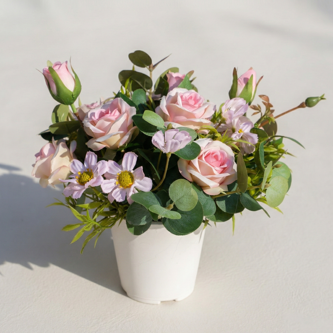 Artificial Spray Rose and Daisy in Plastic Pot – Indoor Tabletop Display