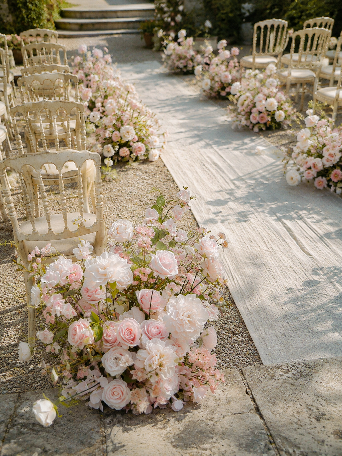Avelisse：Pink Artificial Rose Arrangements, Wedding Aisle &amp; Table Decor Realistic Silk Flowers with Stable Base,Reusable,Ideal for Indoor Outdoor Ceremonies,Parties &amp; Table Centerpieces