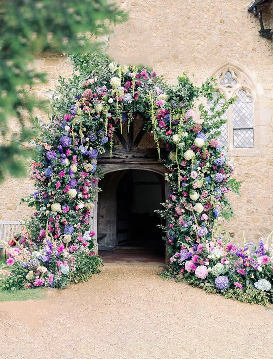 Custom Floral Arch – Style 022:2025 New Wedding Party Background Floral Arch Decoration + 2 Silk flower ground runners