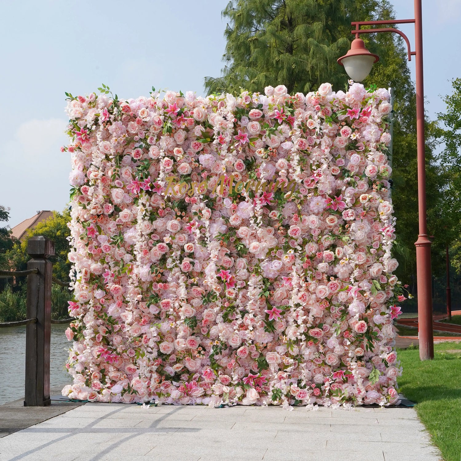 Alice：5D Fabric Artificial rolling up curtain flower wall