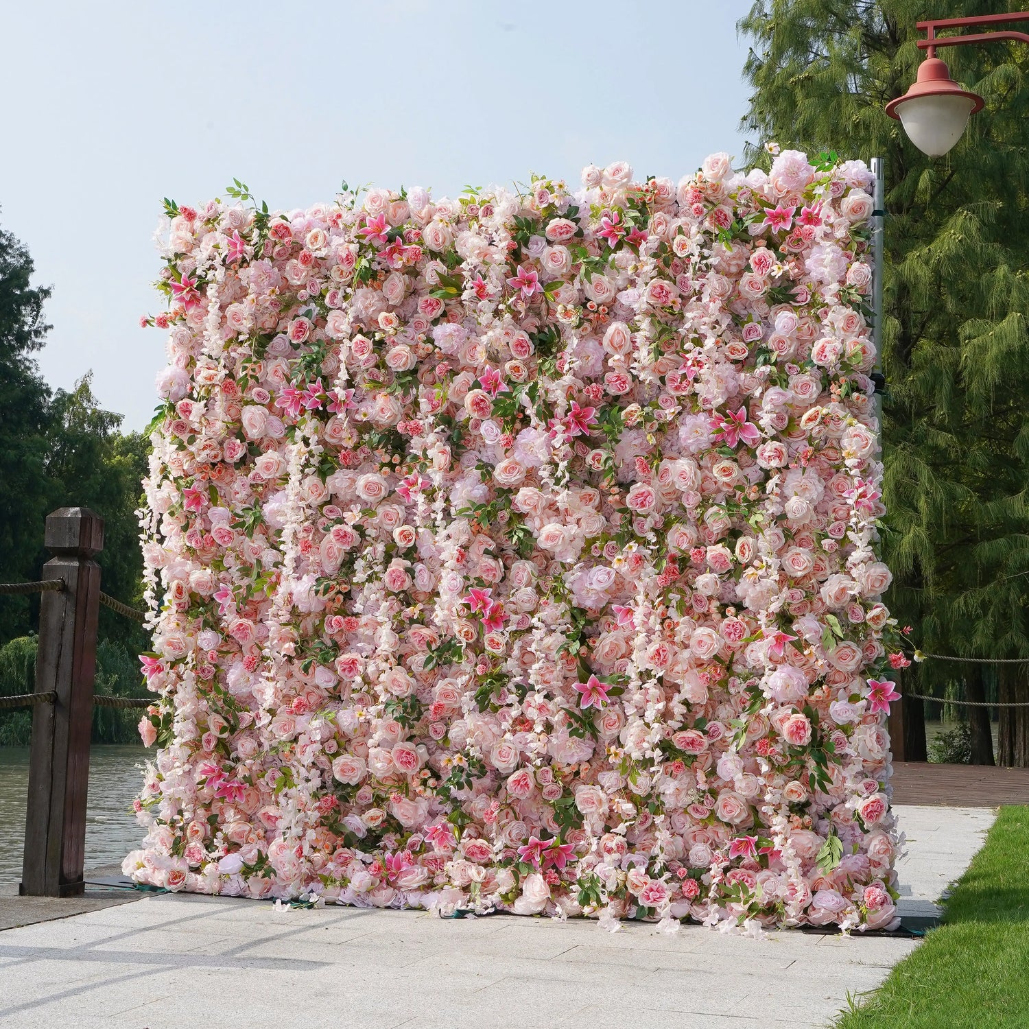 Alice：5D Fabric Artificial rolling up curtain flower wall