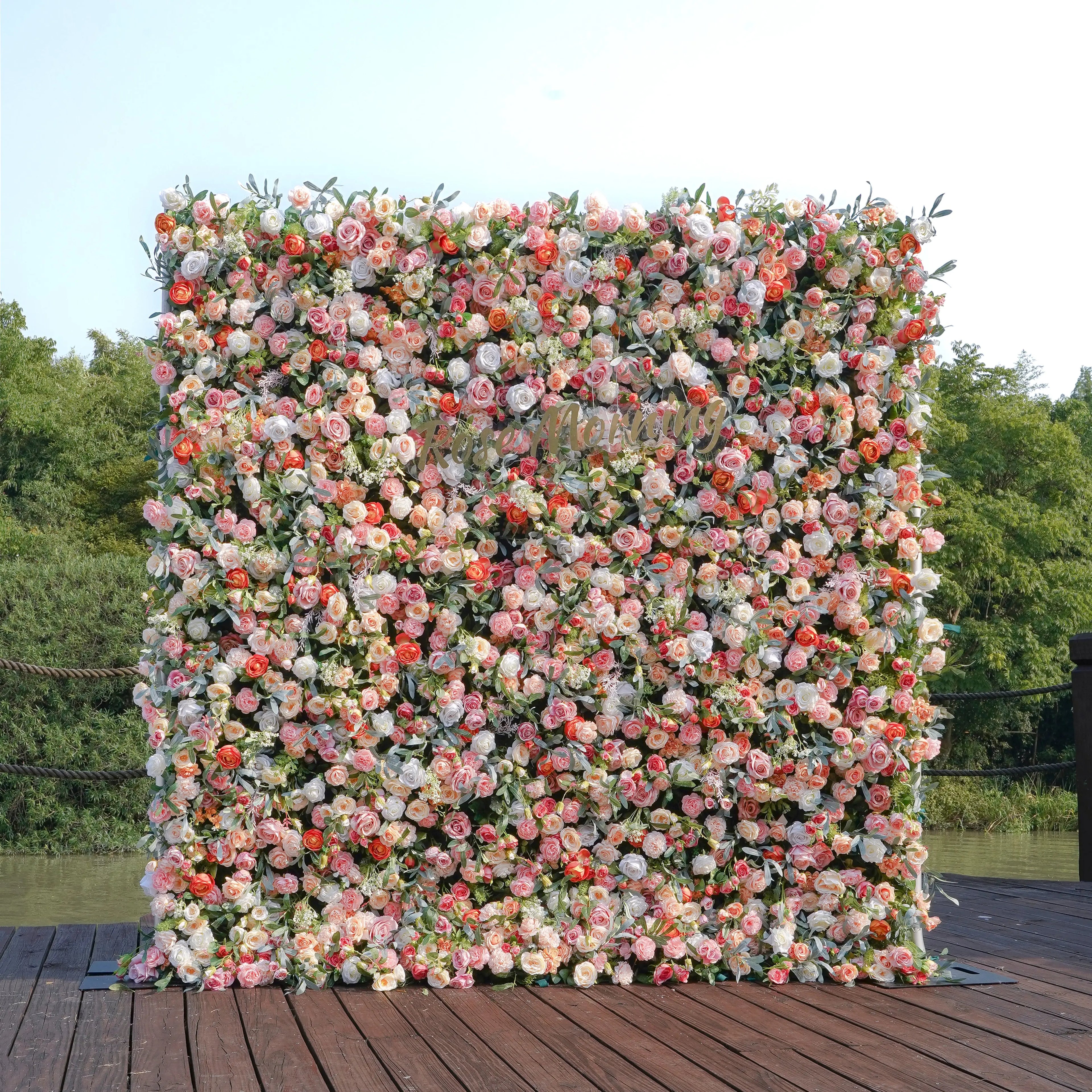 Amanda：5D Fabric Artificial rolling up curtain flower wall