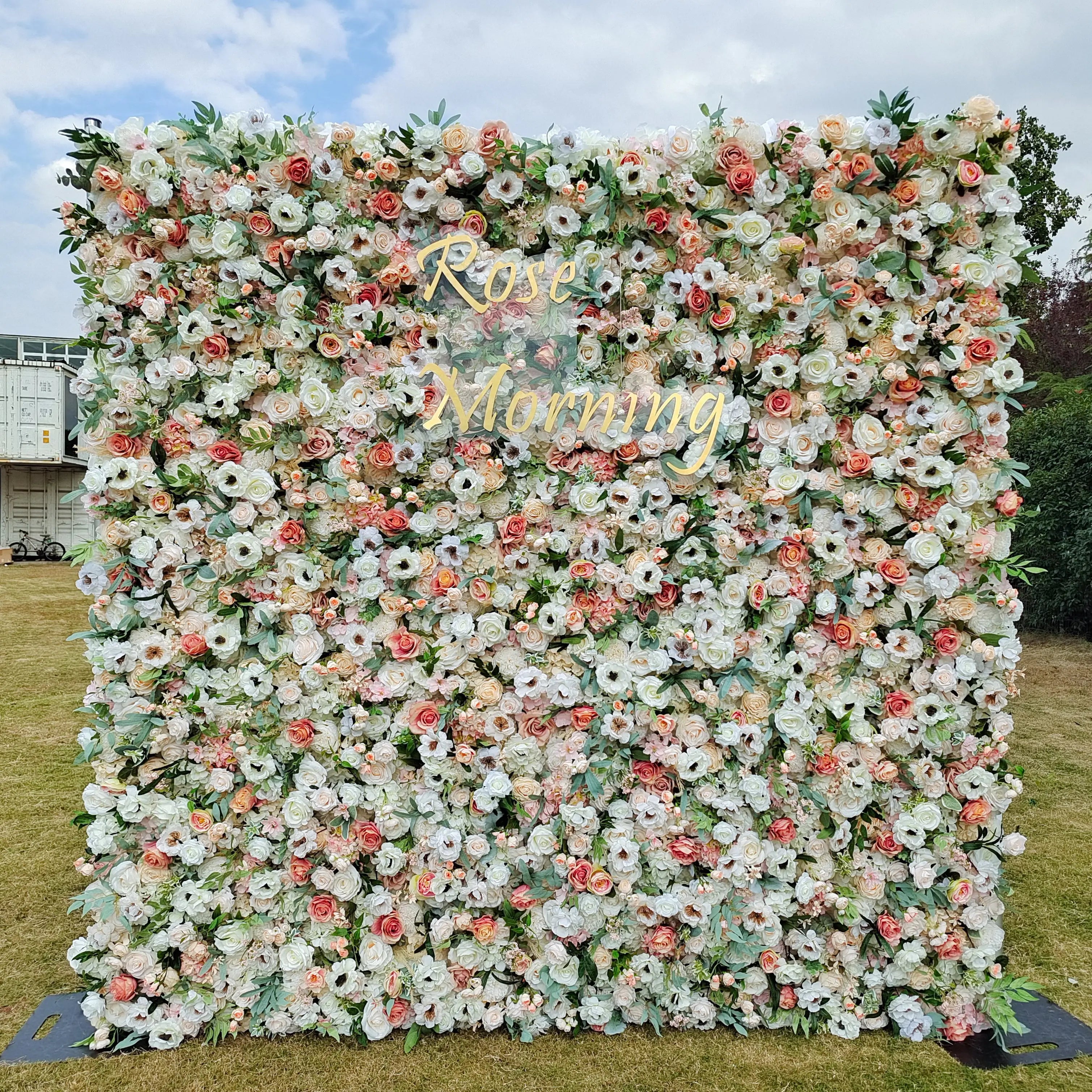 Anna：5D Fabric Artificial rolling up curtain flower wall