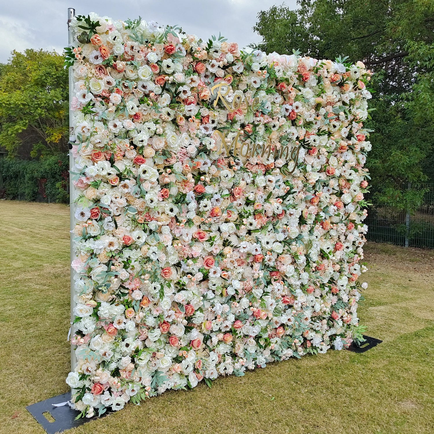 Anna：5D Fabric Artificial rolling up curtain flower wall