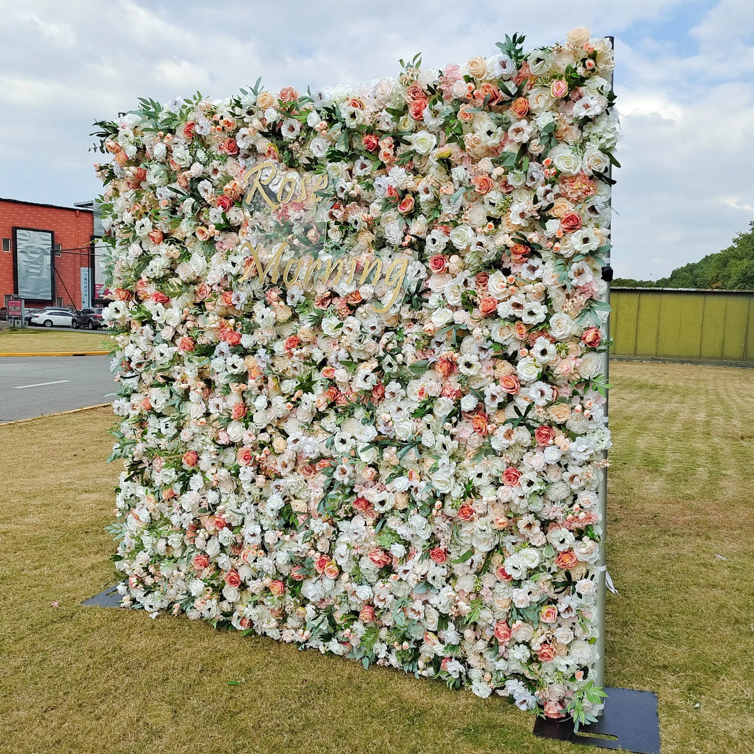 Anna：5D Fabric Artificial rolling up curtain flower wall