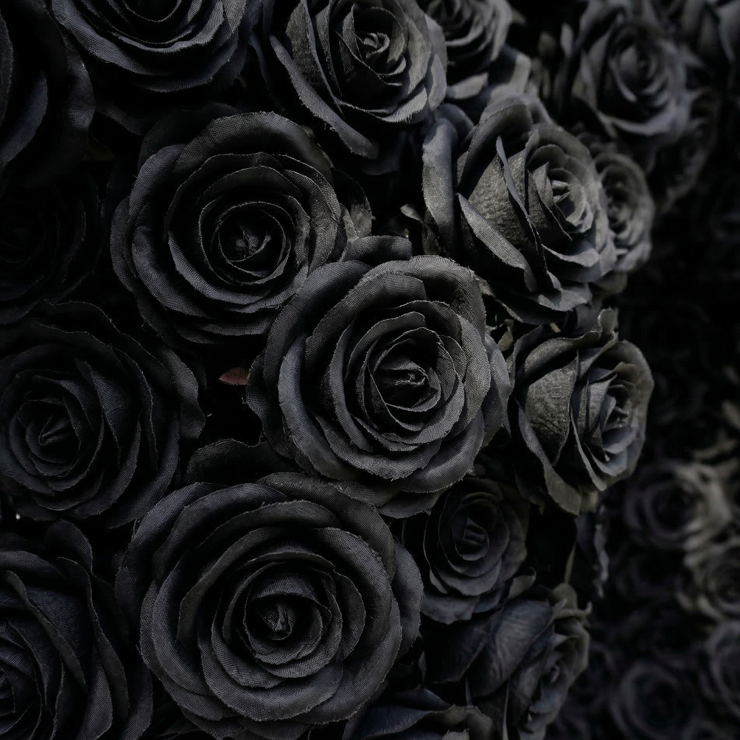 Avenya: Midnight Black Flower Heart Arch Decroation for Luxury Events &amp; Parties