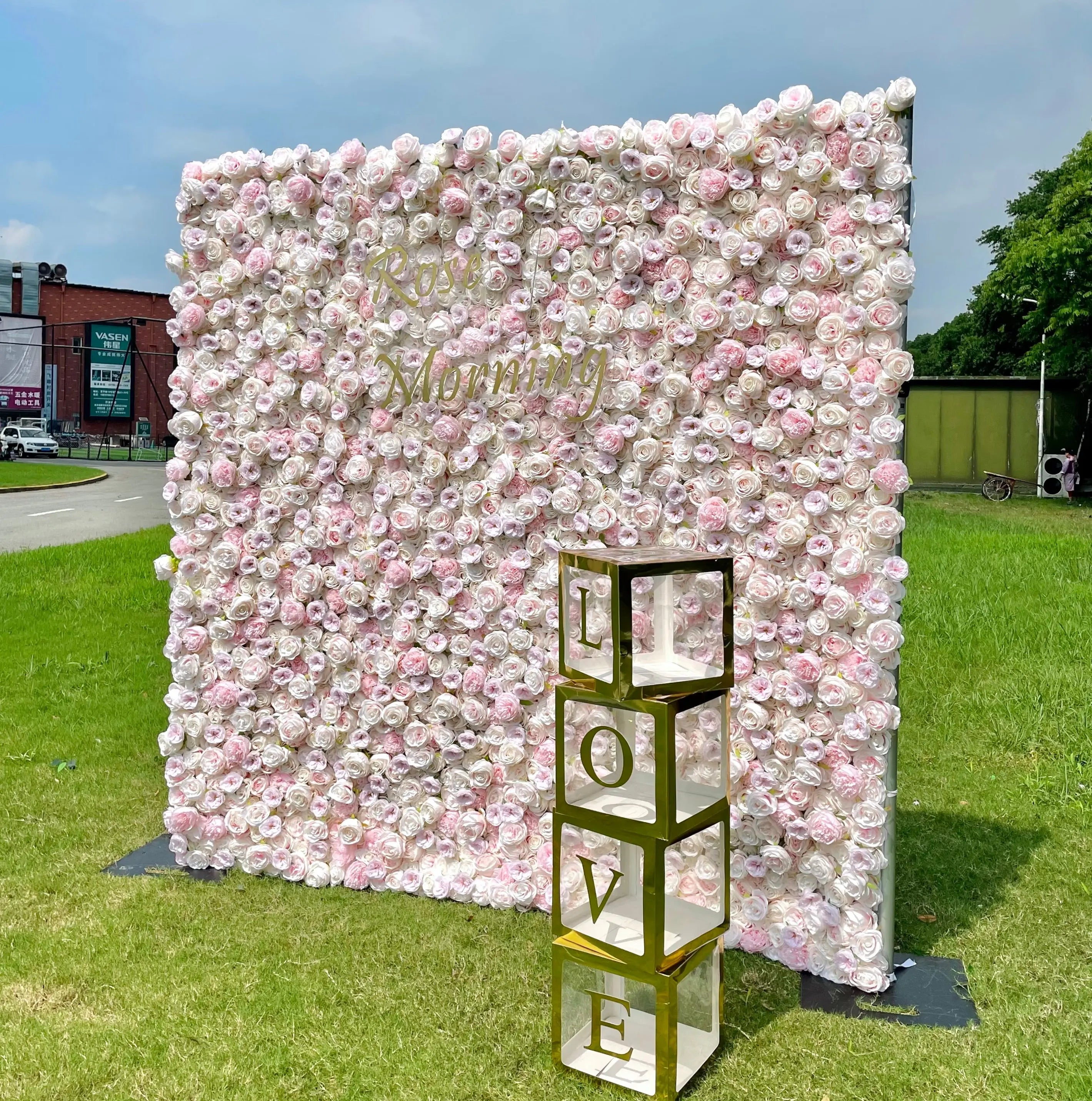 Baby：4D Fabric Artificial rolling up curtain flower wall