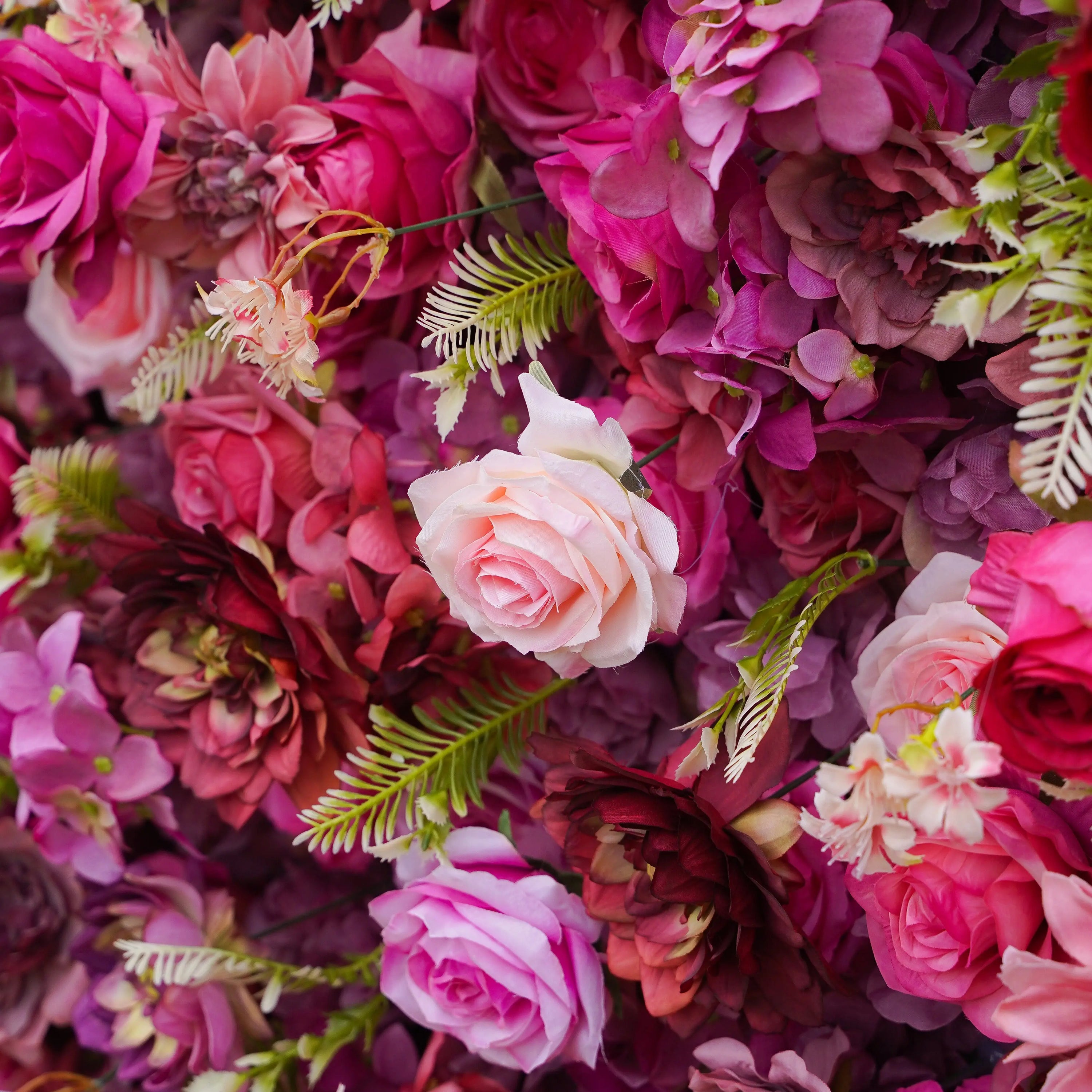 Blossom：7D Fabric Artificial rolling up curtain flower wall