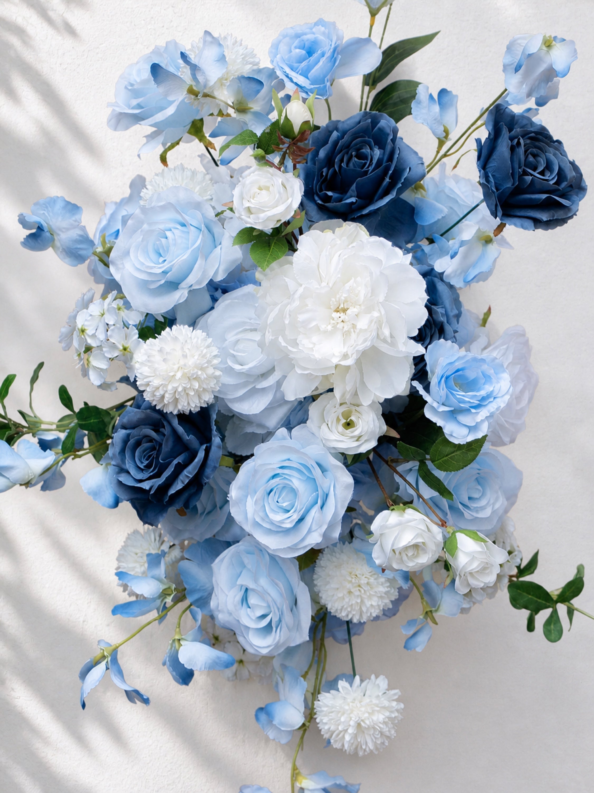 Cirrus 2026 New Design White Blue Hanging Floral Arrangement