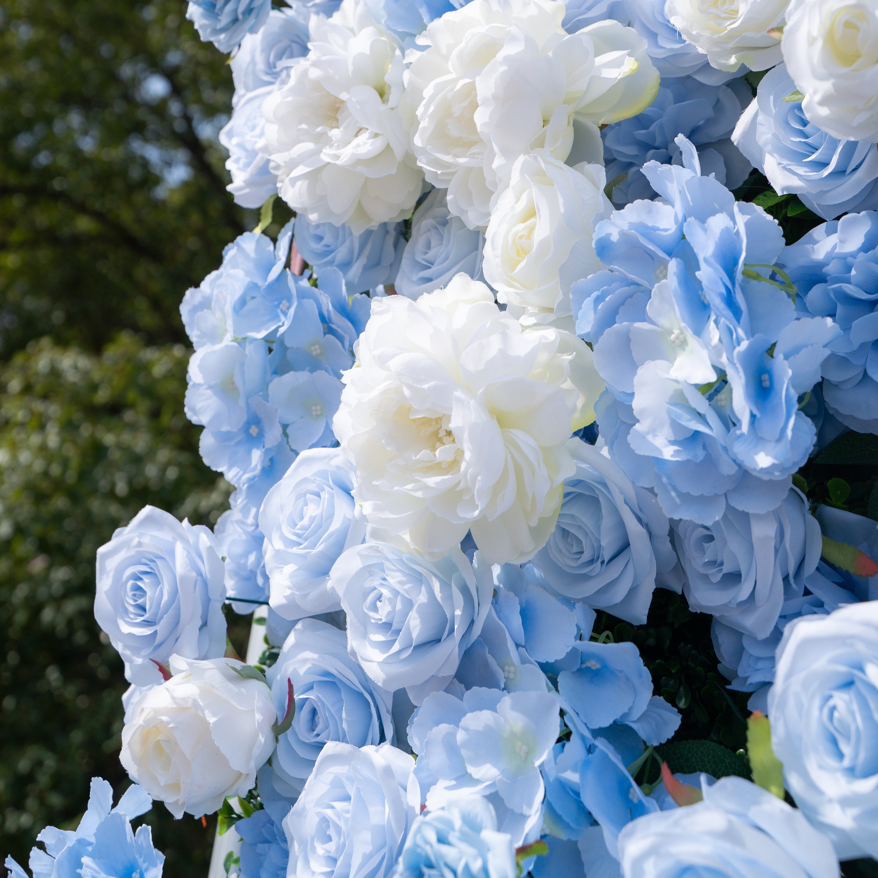 Clarissa：3D Fabric Artificial rolling up curtain flower wall