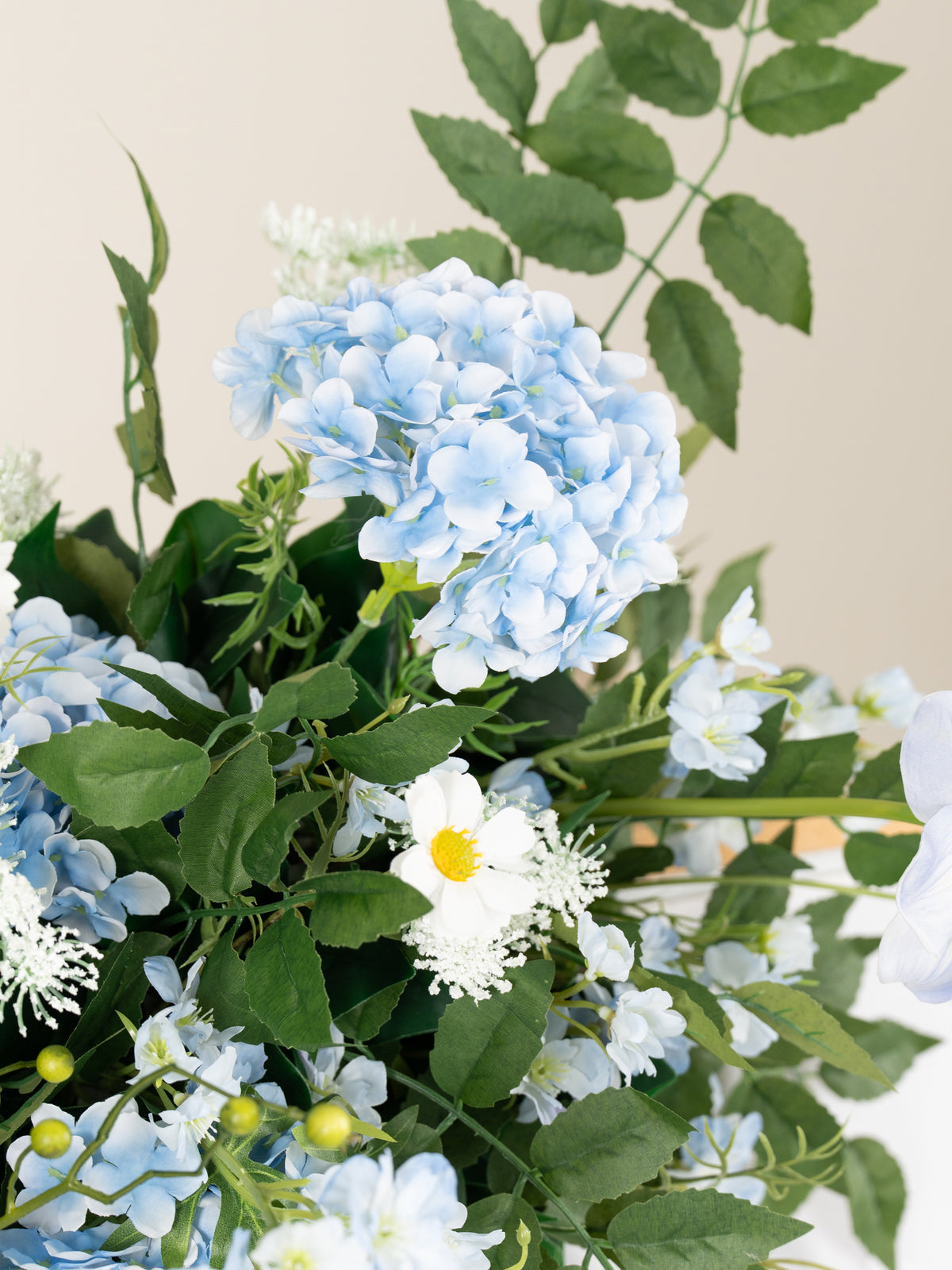 15-Inch Hydrangea Larkspur Daisy Welcome Sign Flower for Welcome Table and Reception in Powder Blue Meadow | Cora