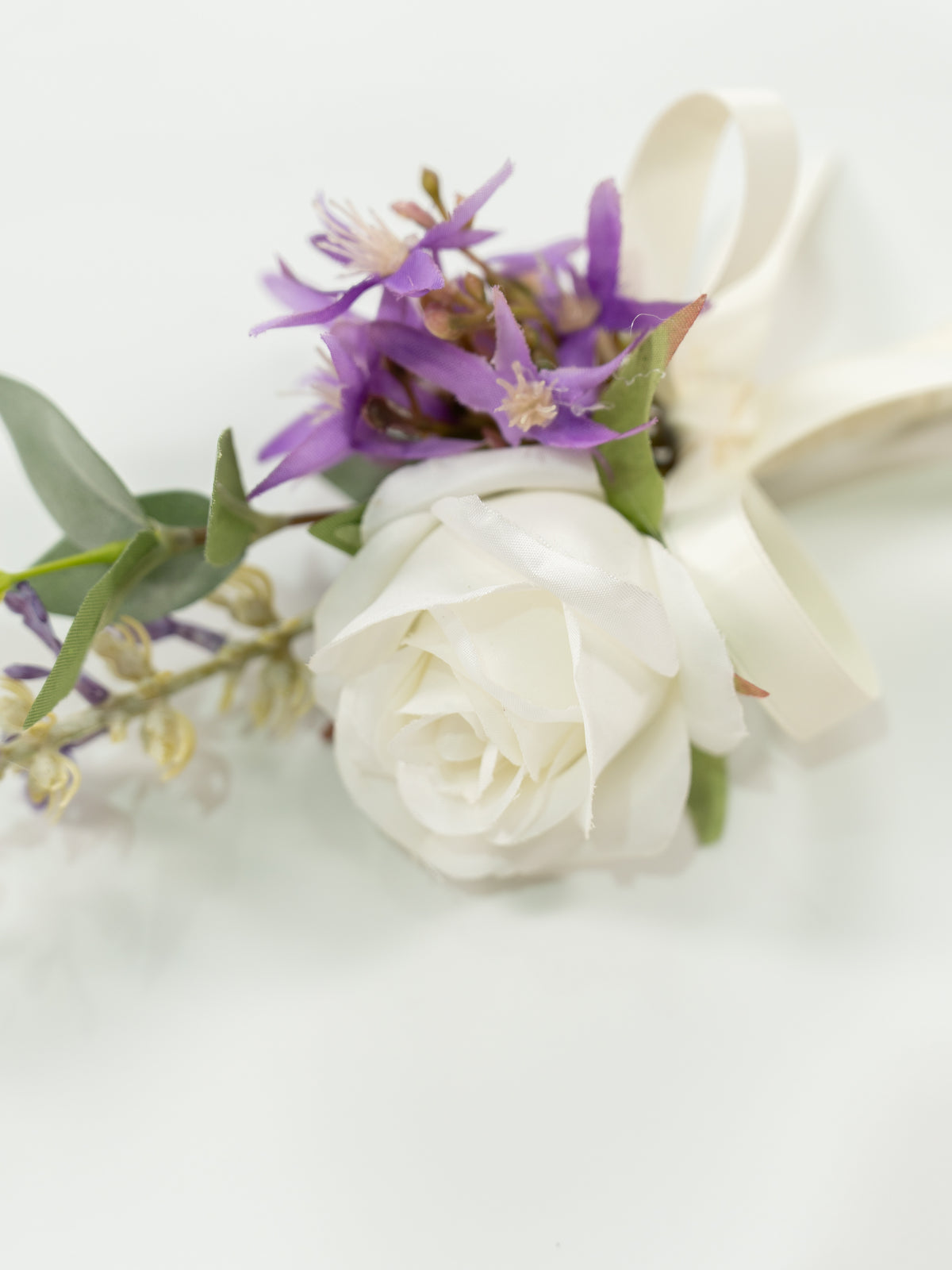 Violet Spray roses, lavender,Parvi Groomsmen&