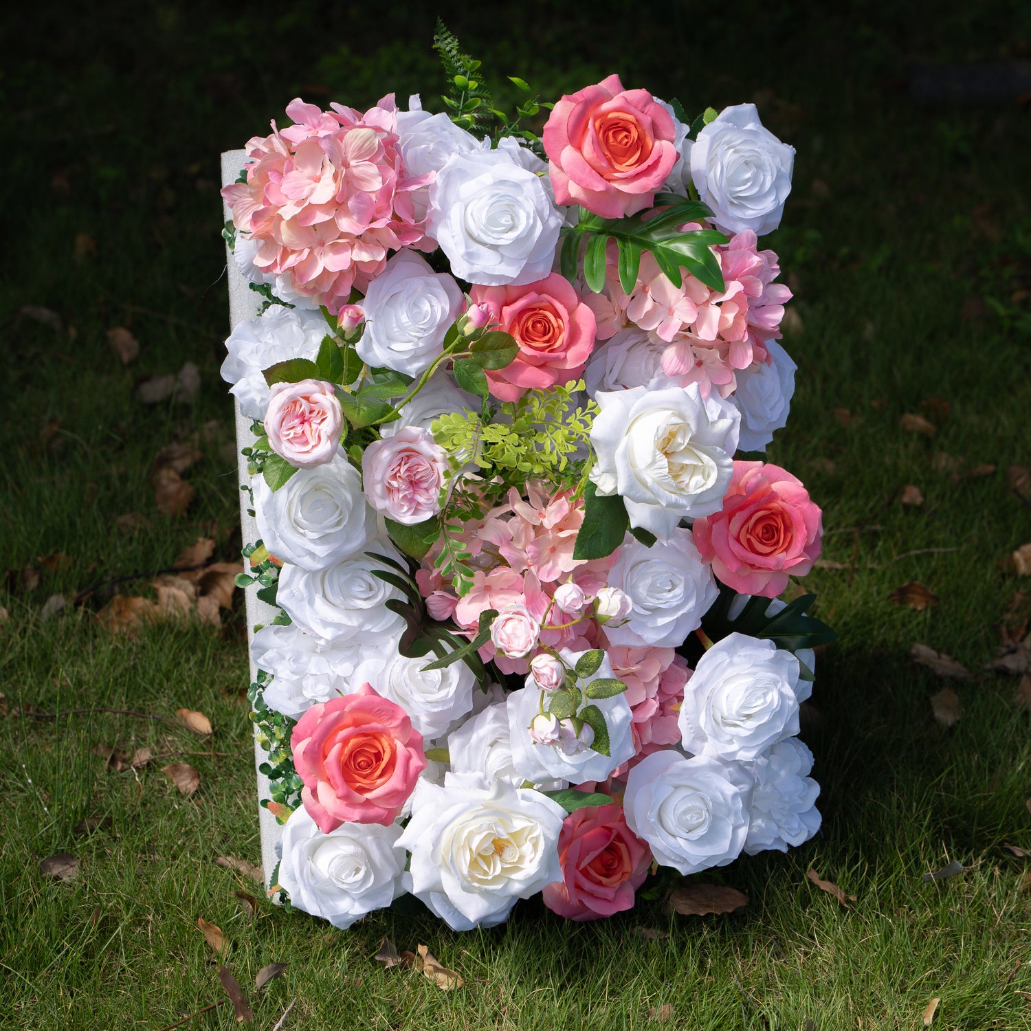 Alissa：5D Fabric Artificial rolling up curtain flower wall