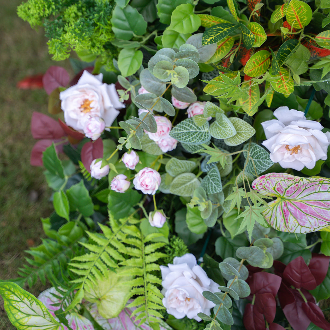 Vittoria:4D Fabric Artificial rolling up curtain flower wall