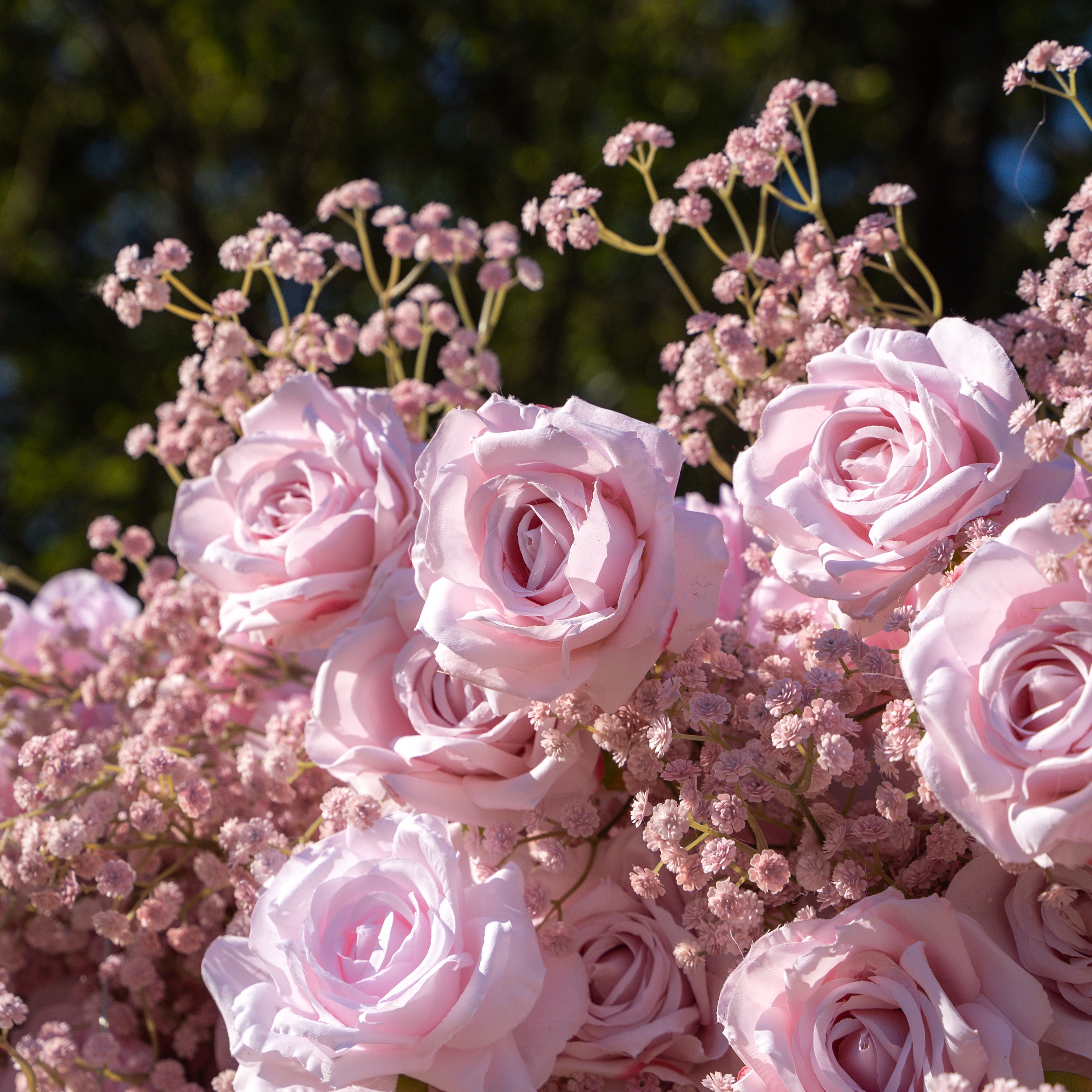 Pink Baby Breath：3D Fabric Artificial rolling up curtain flower wall