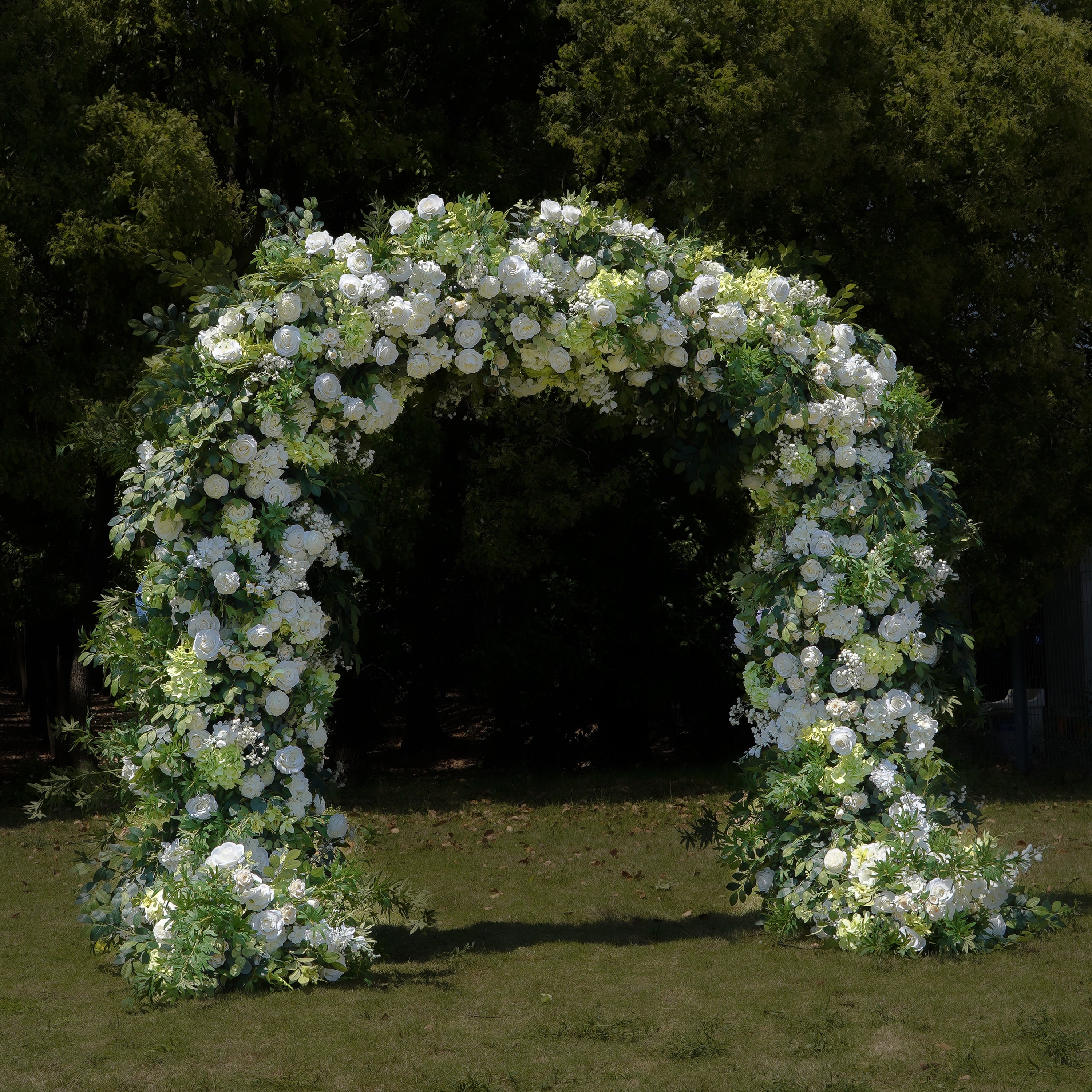 Rose Morning Arcadia Flower Arch is a floral arch made of artificial flowers for weddings, parties, birthdays and other events. The flower arch is made of metal frame, easy to assemble and disassemble. Big enough for your guests to take pictures and keep. Flower arches are made of high quality material and durable. The color of the floral arch can be chosen according to your wedding theme. A floral arch is the perfect decoration for any occasion and is sure to impress your guests.