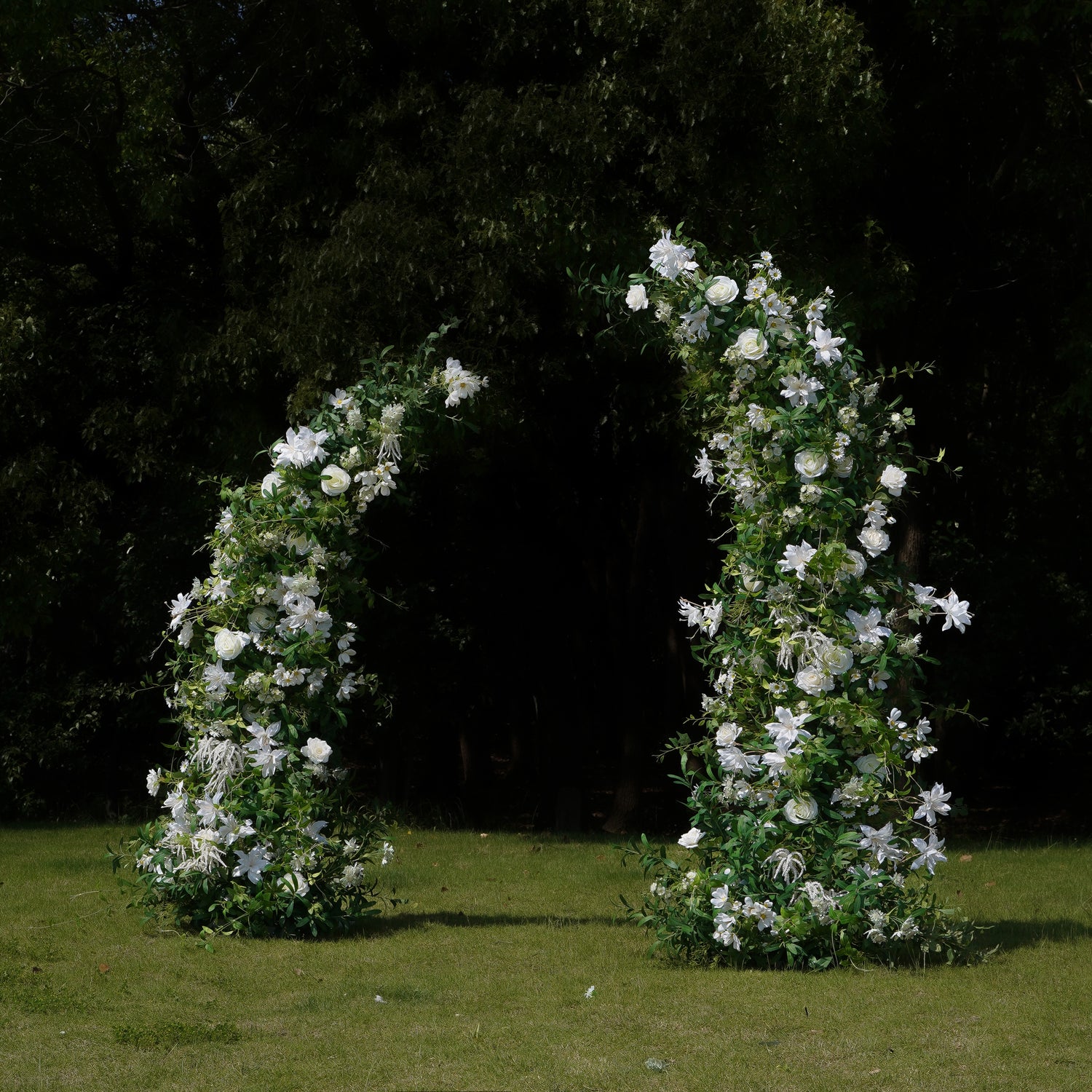 Made of artificial flowers, this flower arch is suitable for weddings, parties, birthdays and other events. The flower arch is made of metal frame, easy to assemble and disassemble. Big enough for your guests to take pictures and keep. Flower arches are made of high quality material and durable. The color of the floral arch can be chosen according to your wedding theme. A floral arch is the perfect decoration for any occasion and is sure to impress your guests.