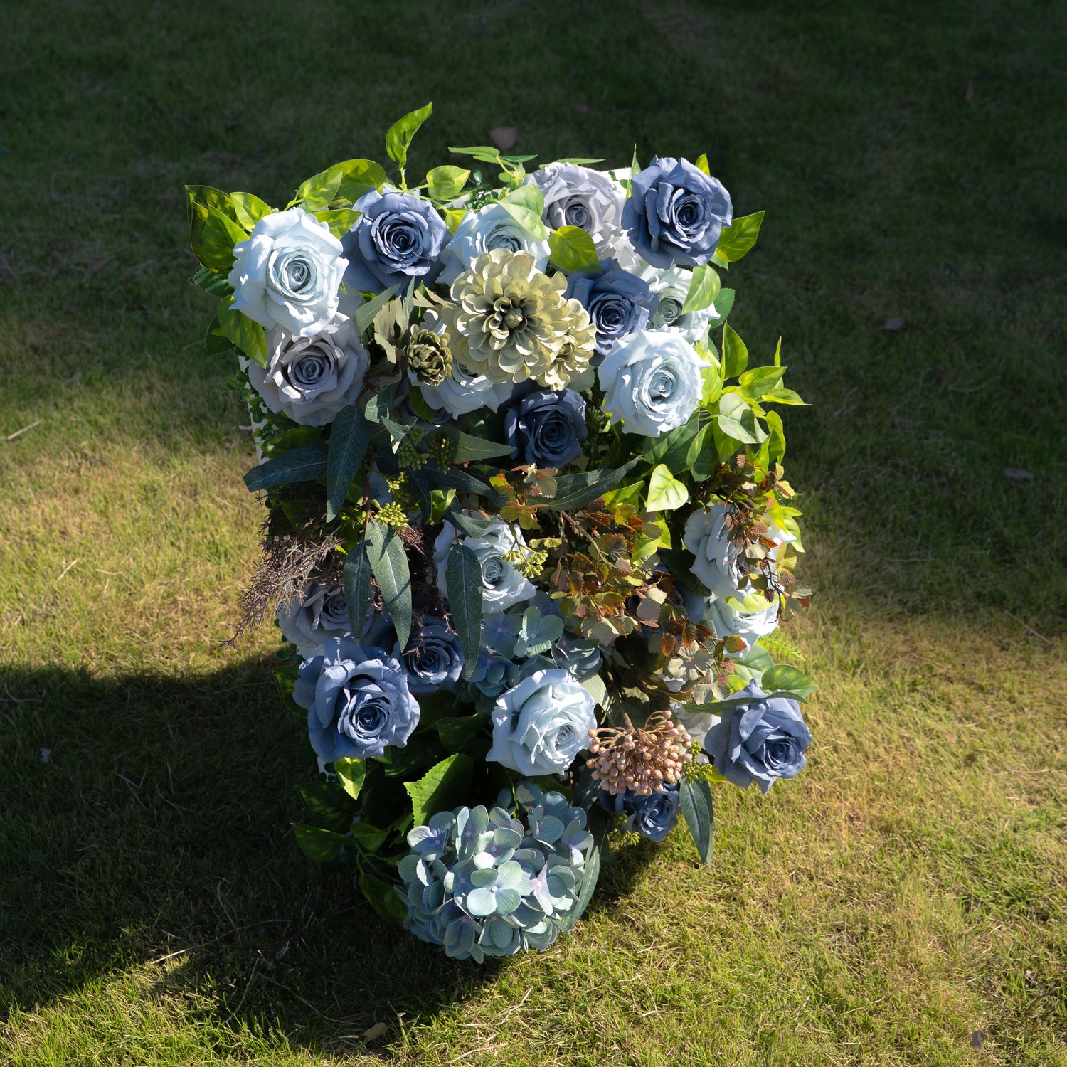 Maturo：5D Fabric Artificial rolling up curtain flower wall