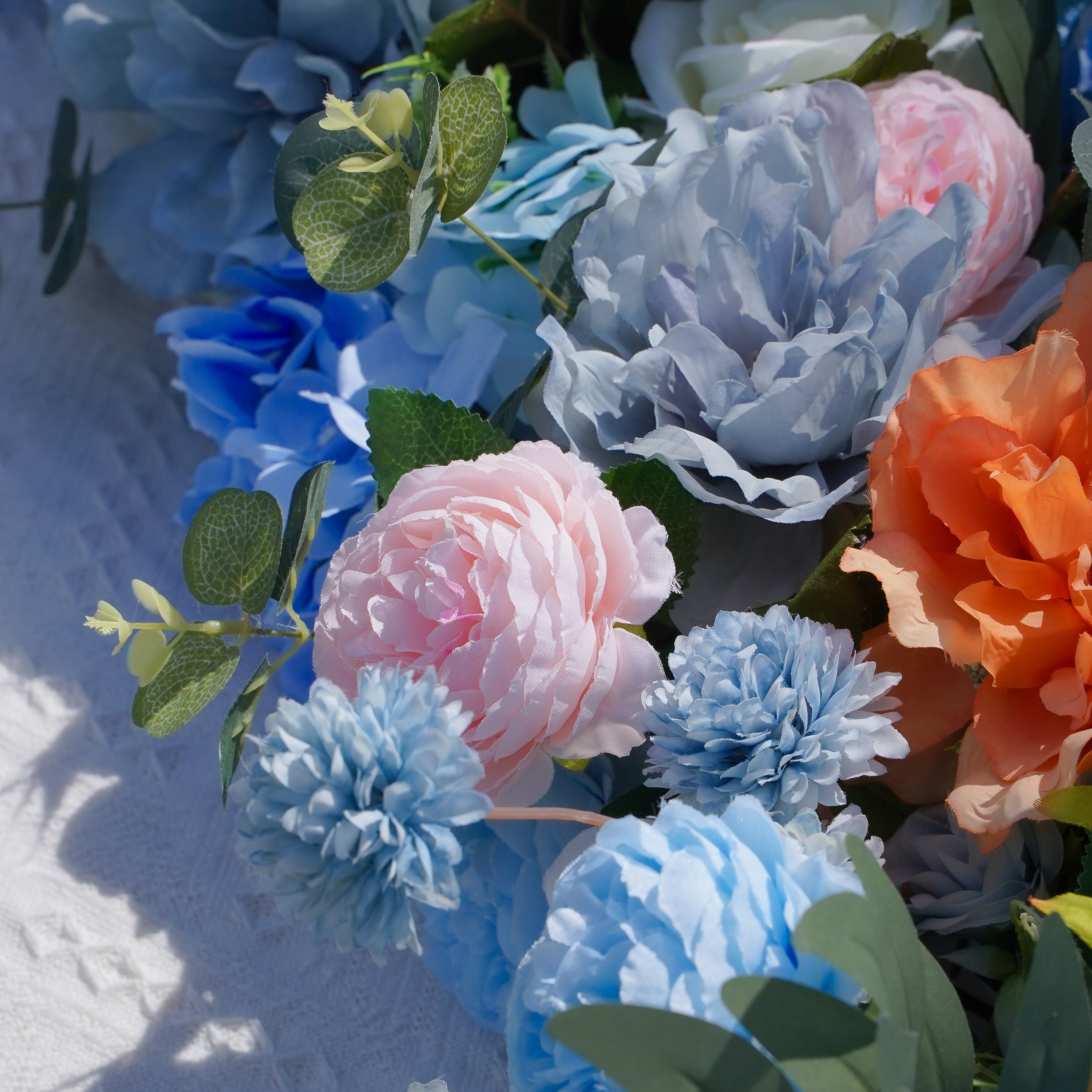 Amo：2023 New Long strip flower row trailing long table table arrangement table flower R930 Rose Morning