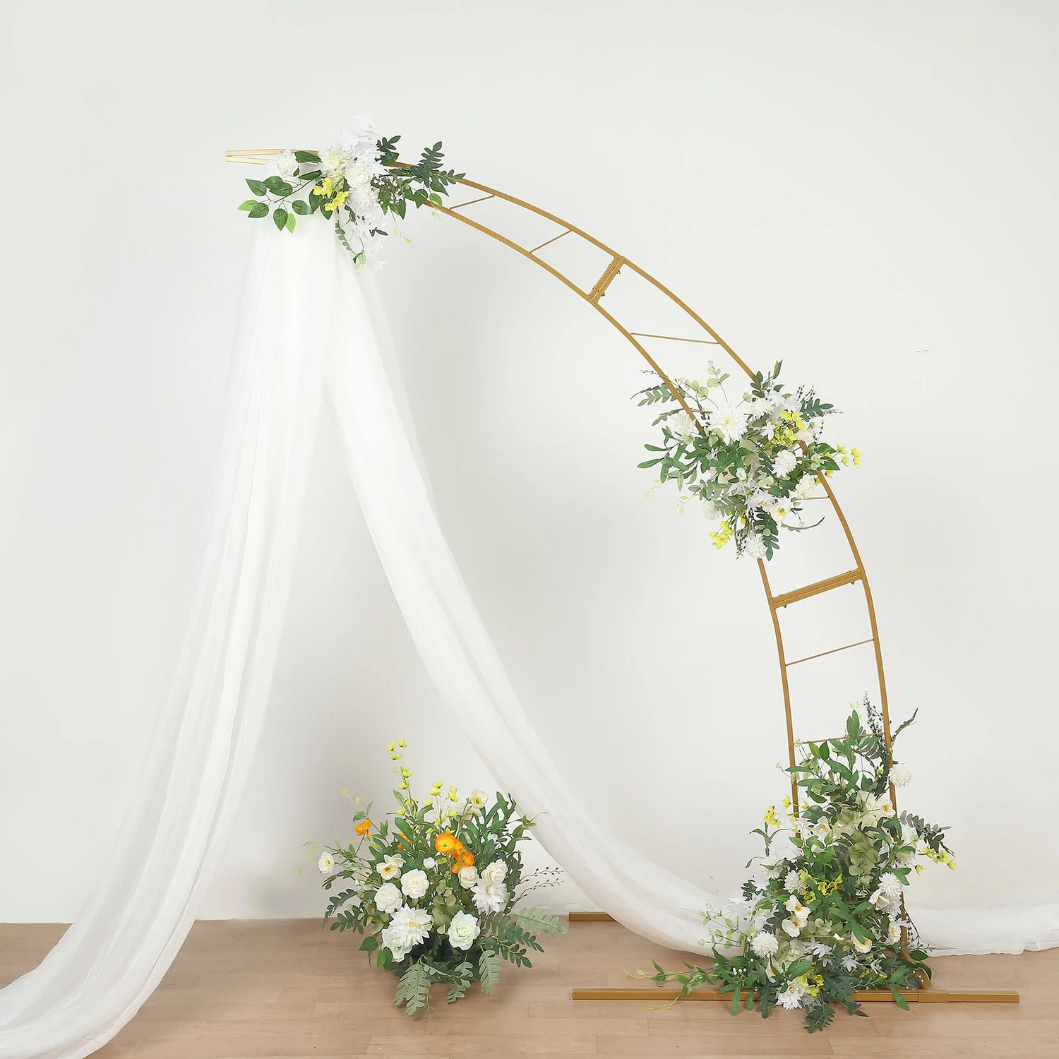 This Metal Half Moon Wedding Arch Planter is the perfect addition to any wedding. It is made of high-quality metal, which is very durable. The arch is made of a half-moon structure with a trellis on top. The flower stand can be decorated with fresh flowers to create a beautiful backdrop. This arch is the perfect addition to any wedding and is sure to impress your guests.
