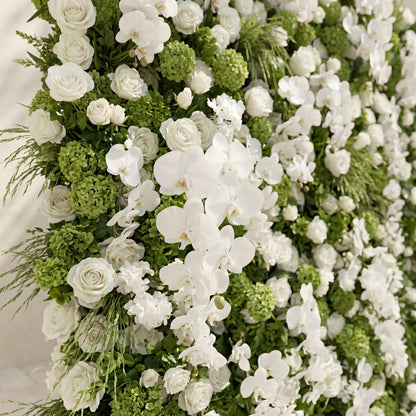 Evelaria: Luxury 5D White &amp; Green Silk Floral Wall Roll-Up Backdrop for Edgy Romantic Weddings