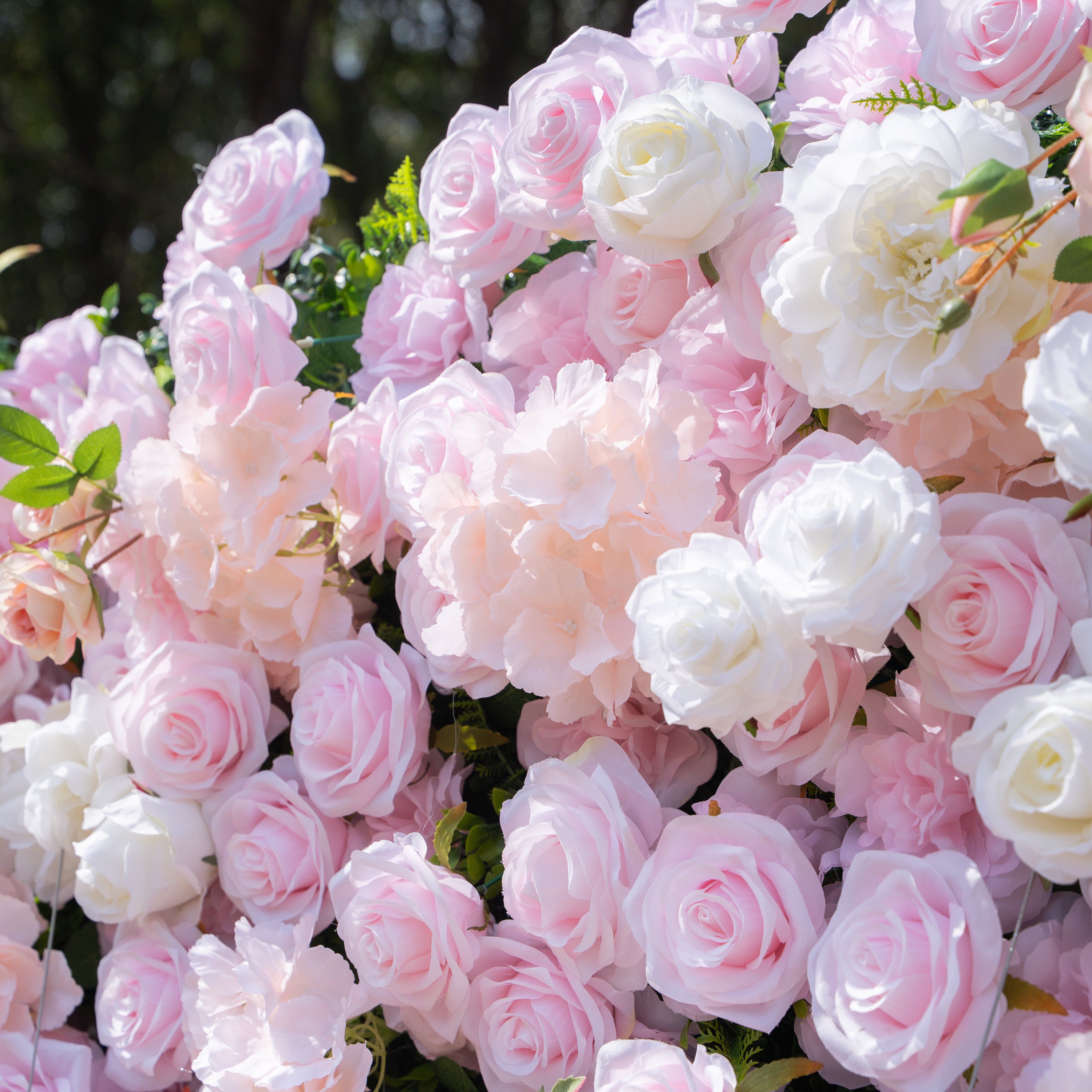 Gabriella：3D Fabric Artificial rolling up curtain flower wall