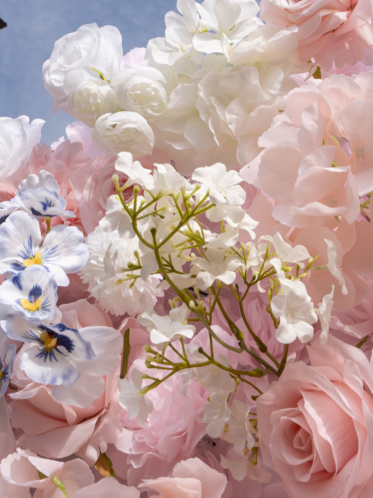 Galvia: 3D Fabric Artificial Zip Up Curtain Flower Wall For Wedding and Events Decoration