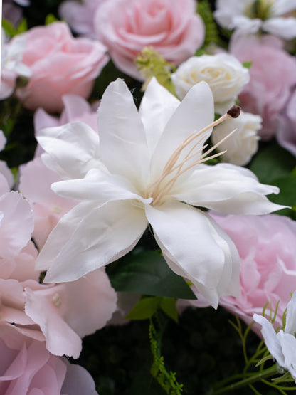 Gwenda: 3D Fabric Artificial Zip Up Curtain Flower Wall For Wedding and Events Decoration