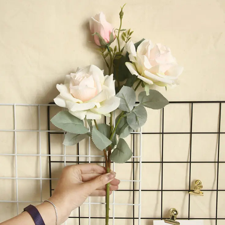 Olisa：5D Fabric Artificial rolling up curtain flower wall